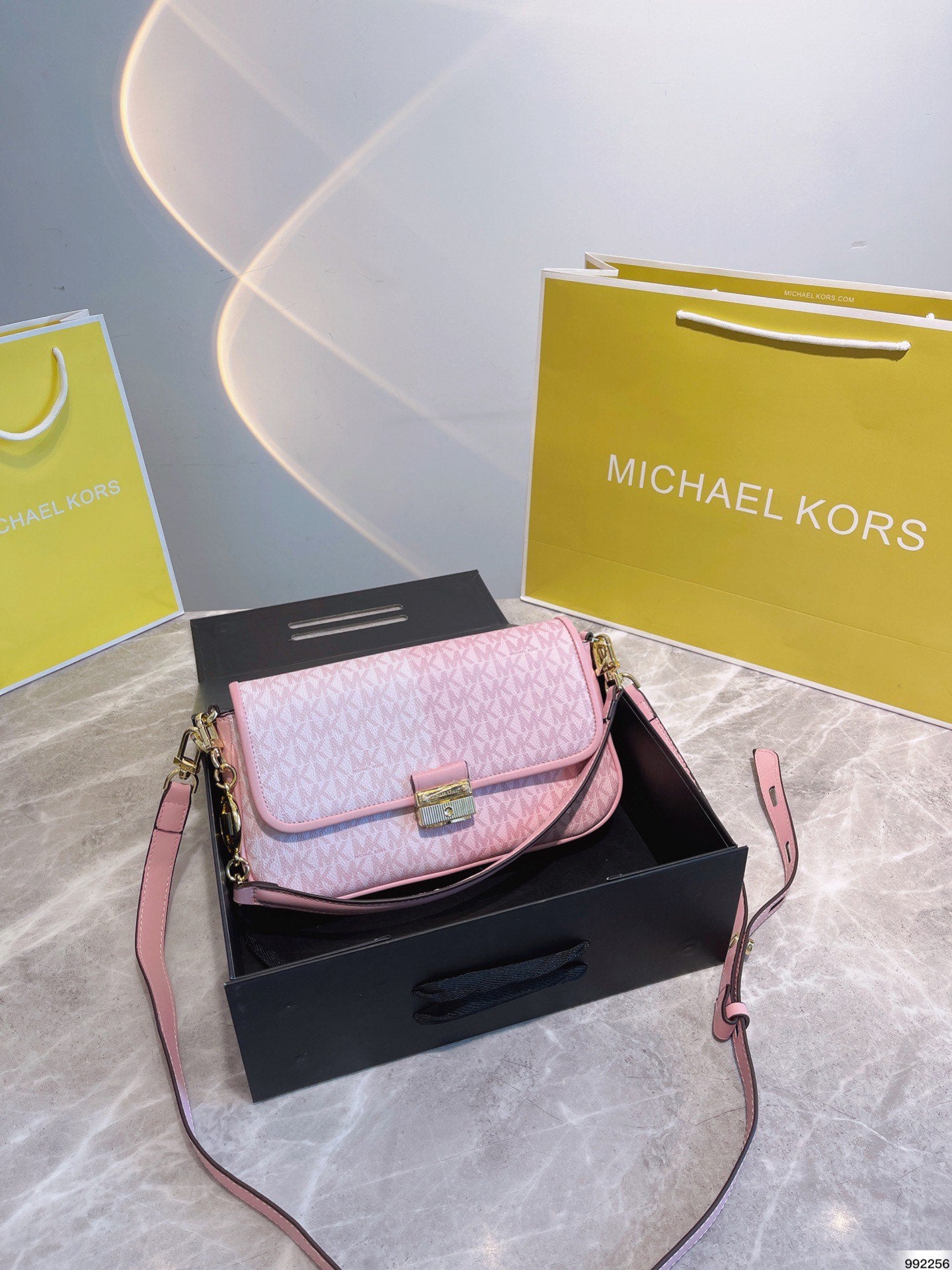 MK-BAG631