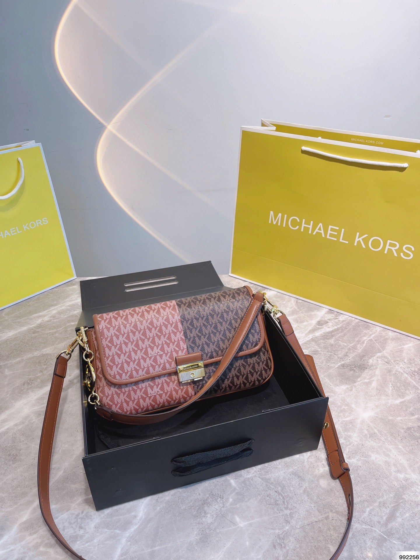 MK-BAG631
