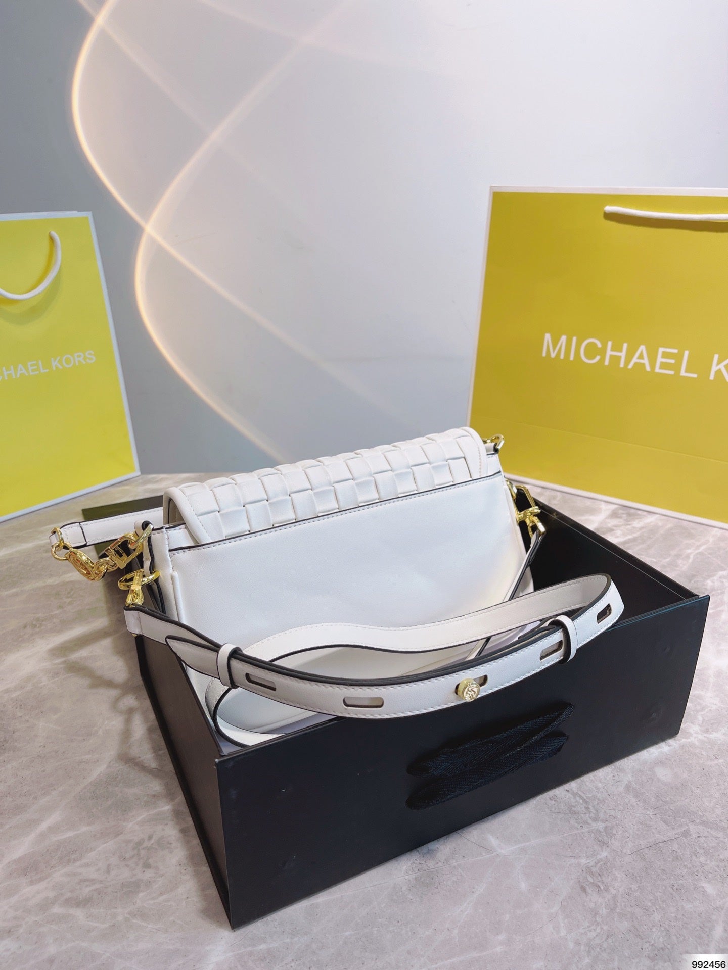 MK-BAG579