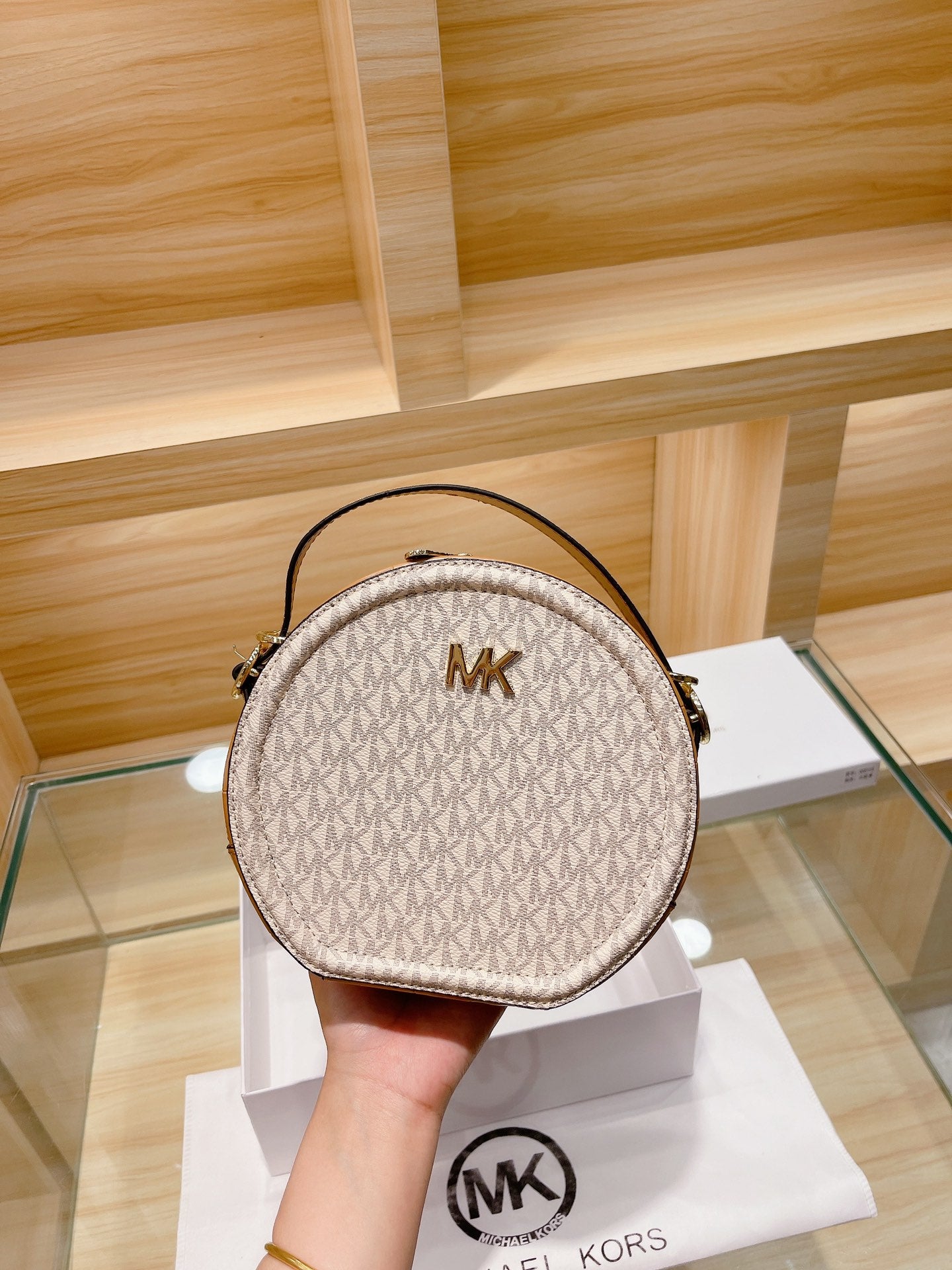 MK-BAG572