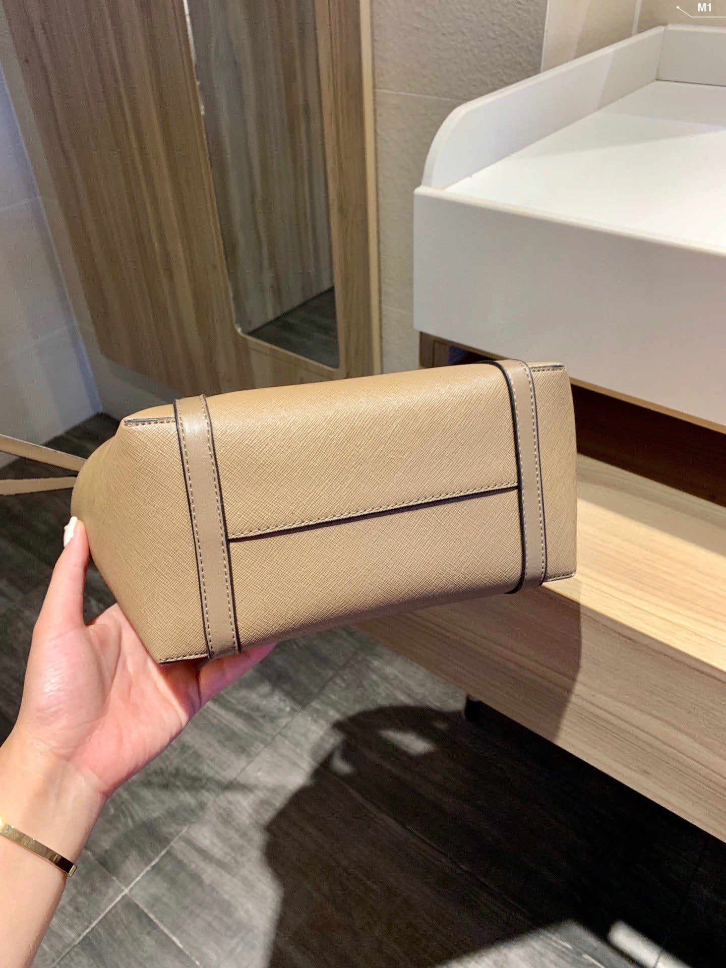MK-BAG571