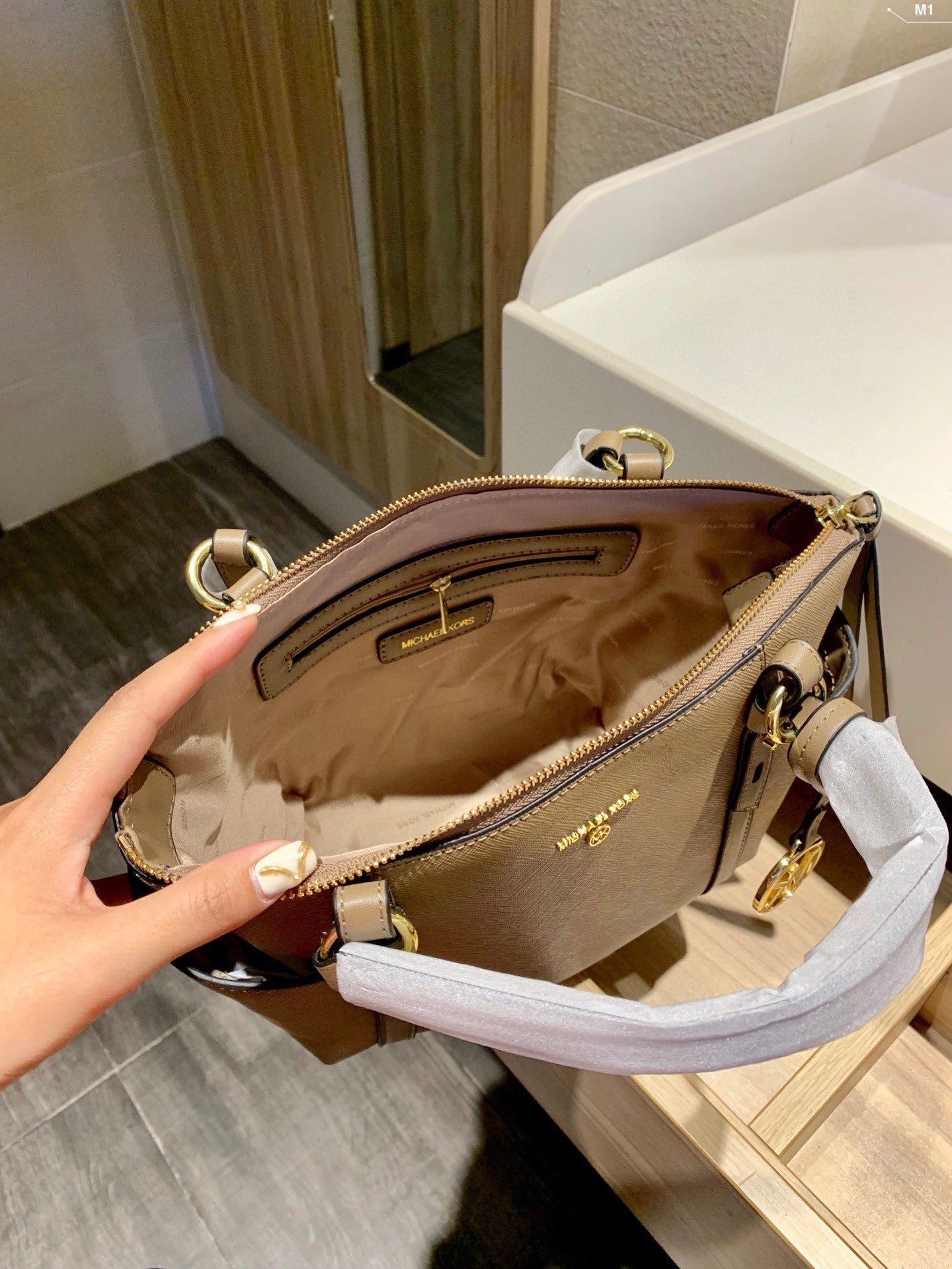 MK-BAG571