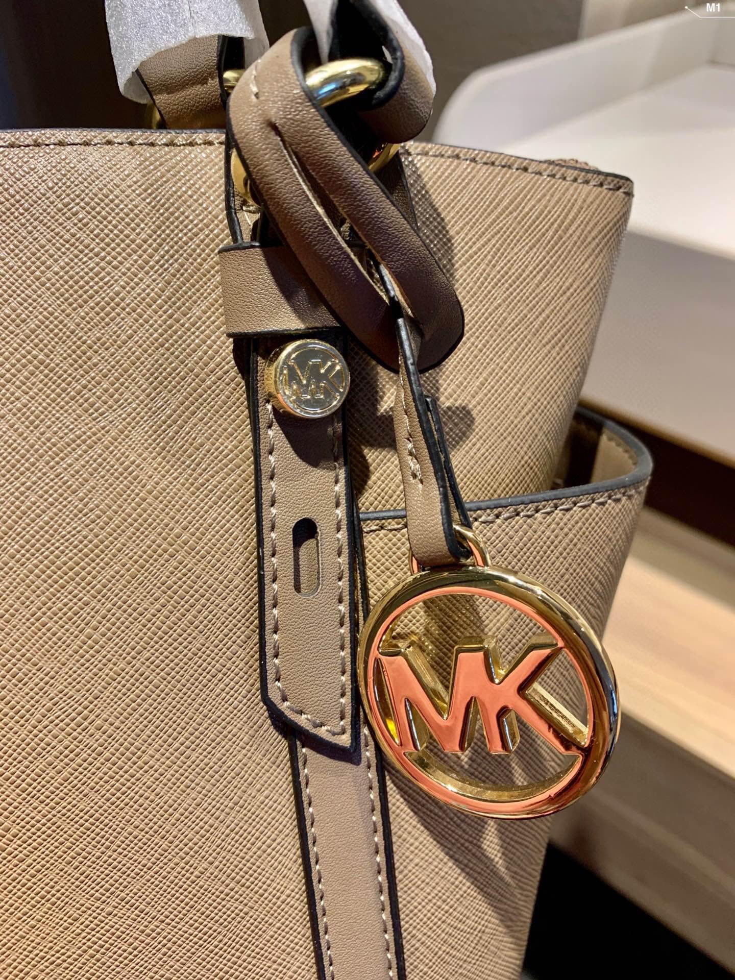 MK-BAG571
