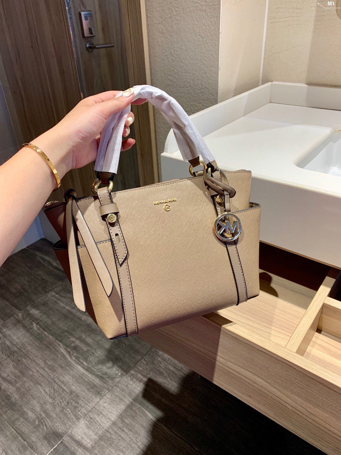 MK-BAG571