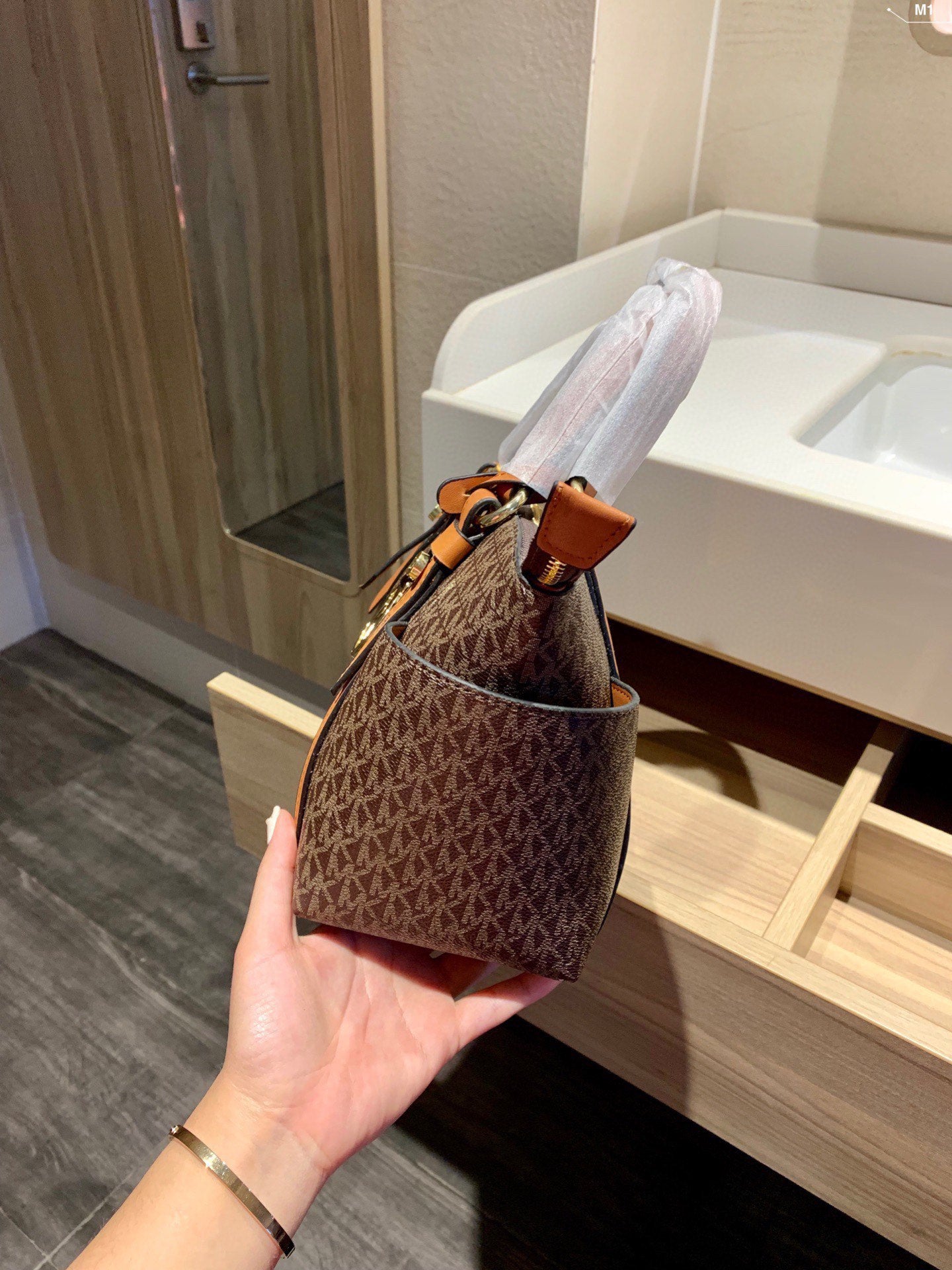 MK-BAG569