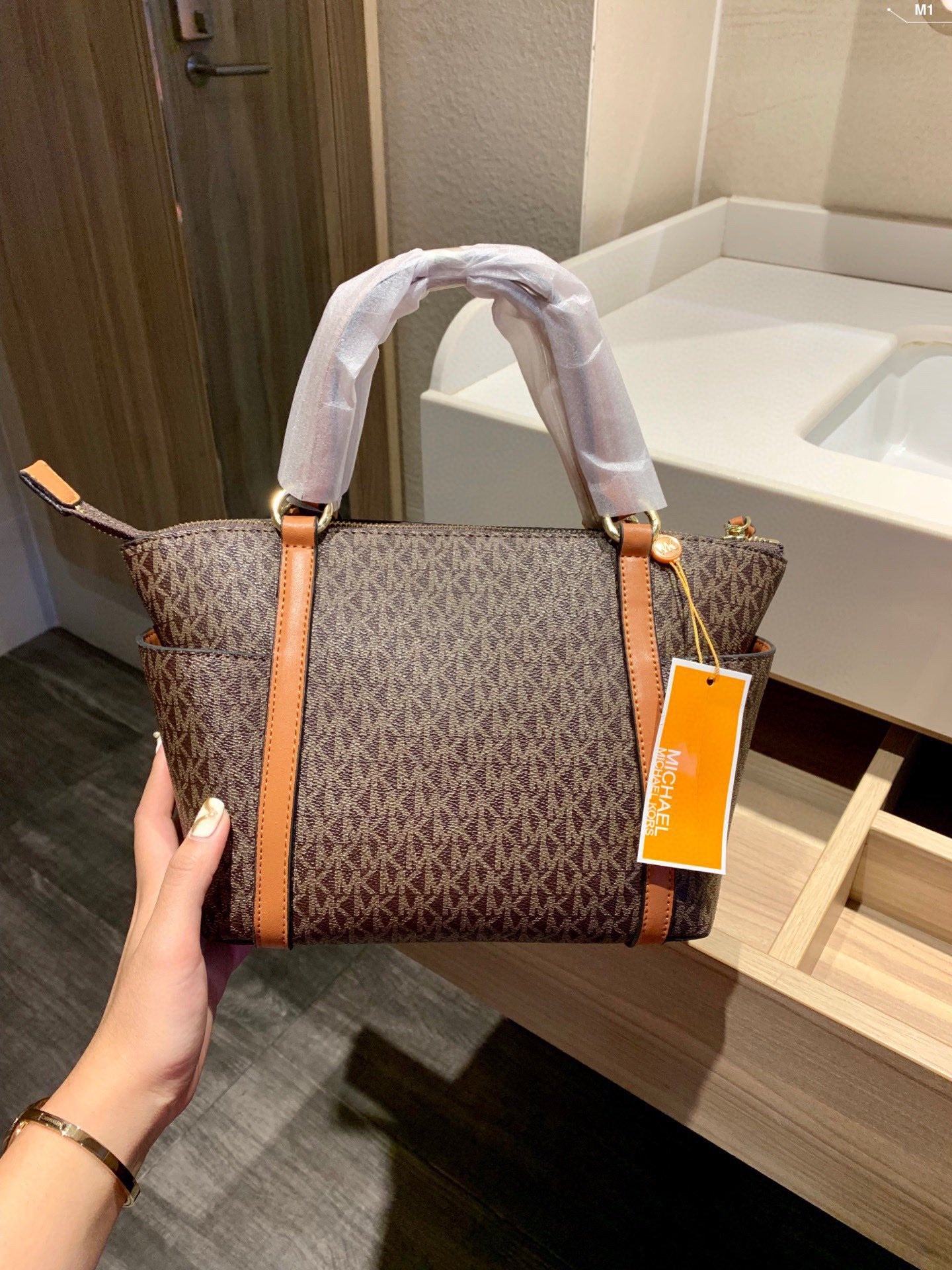 MK-BAG569