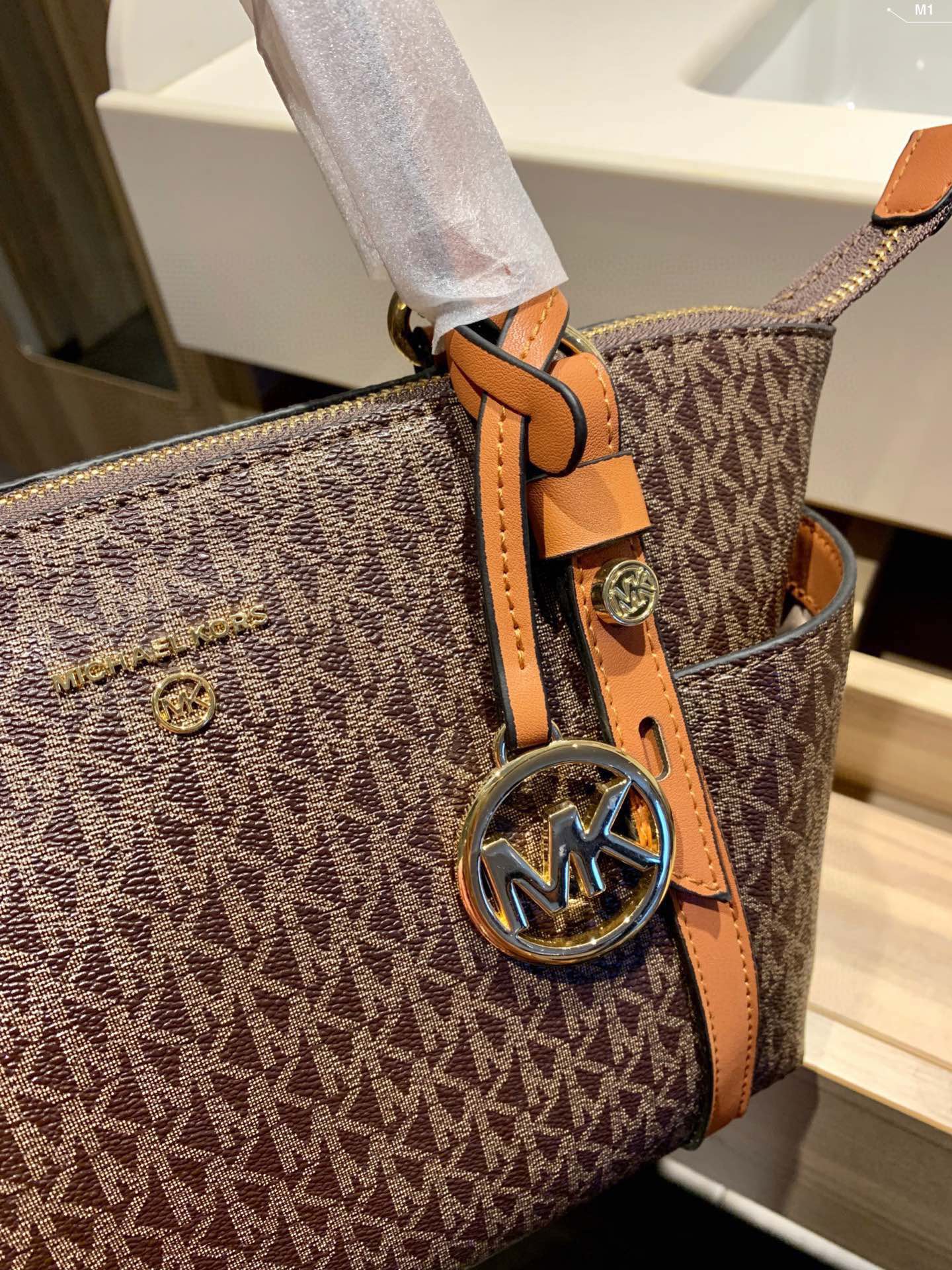 MK-BAG569