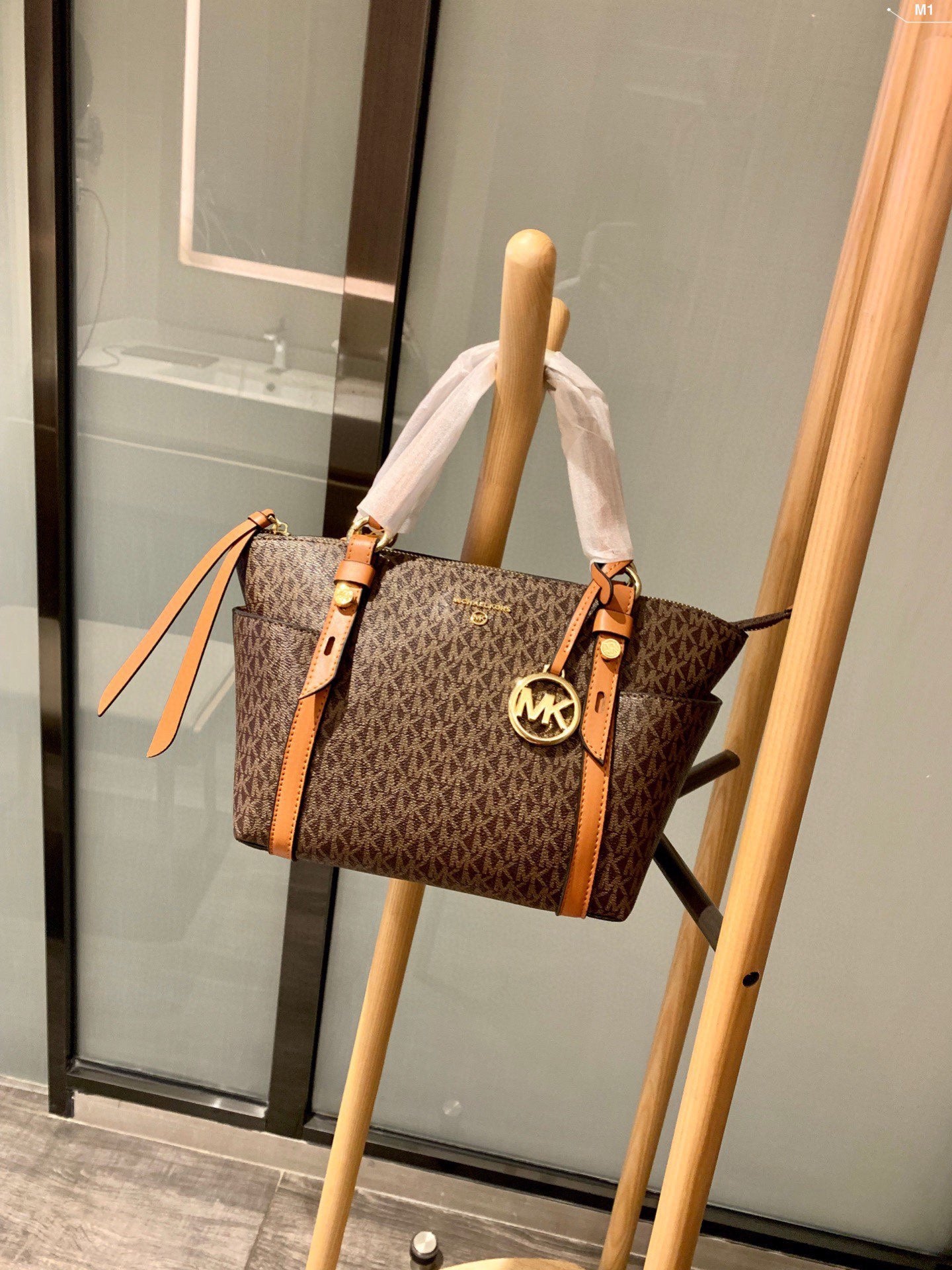 MK-BAG569