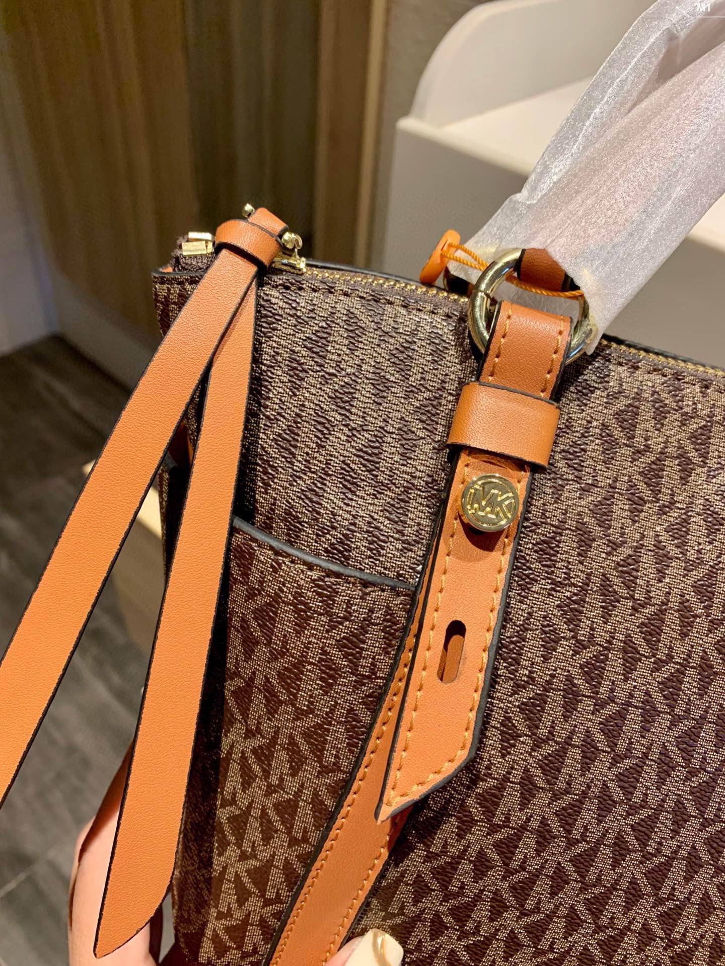 MK-BAG569