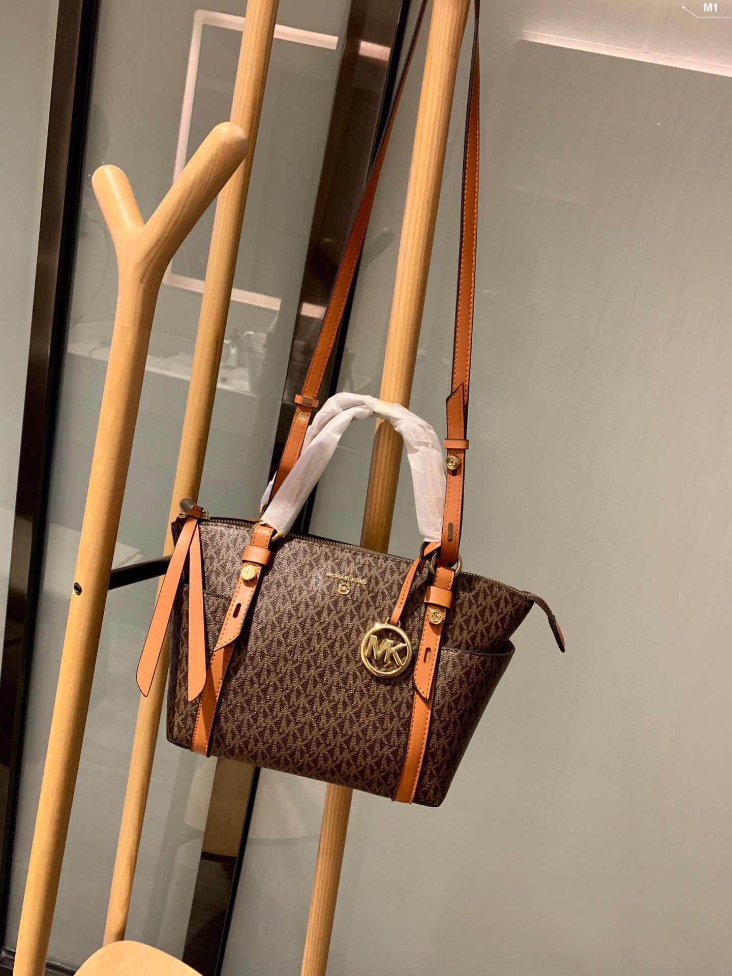 MK-BAG569