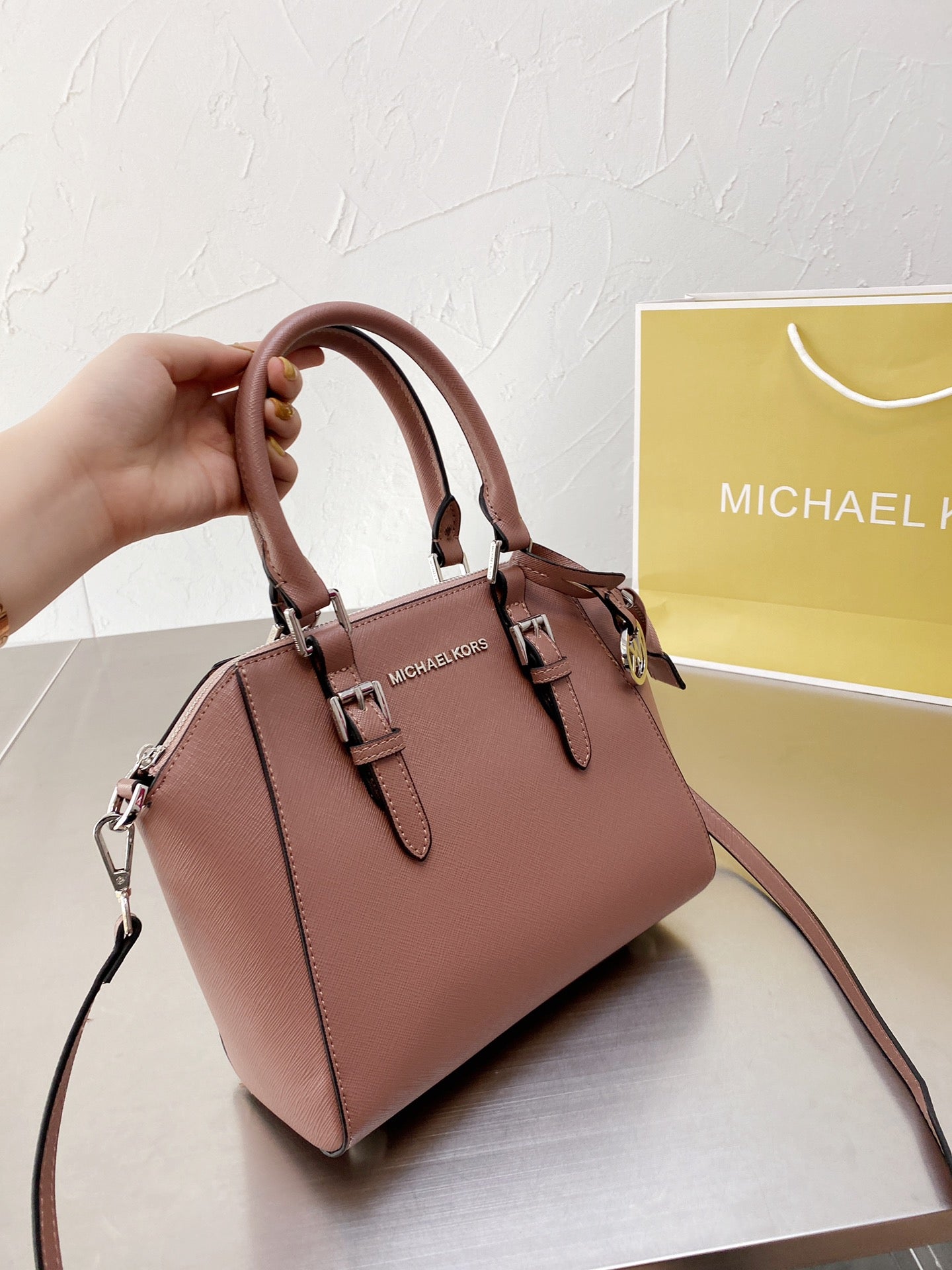 MK-BAG564