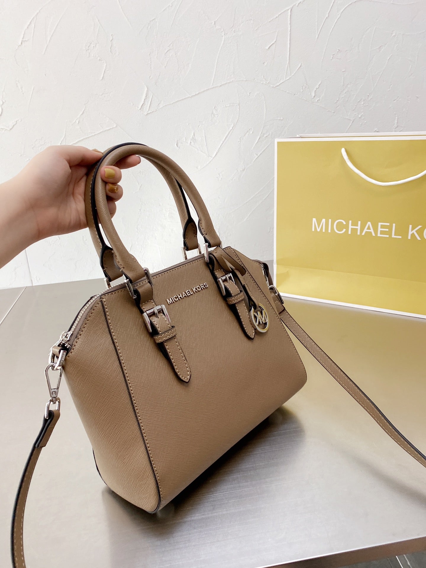 MK-BAG564