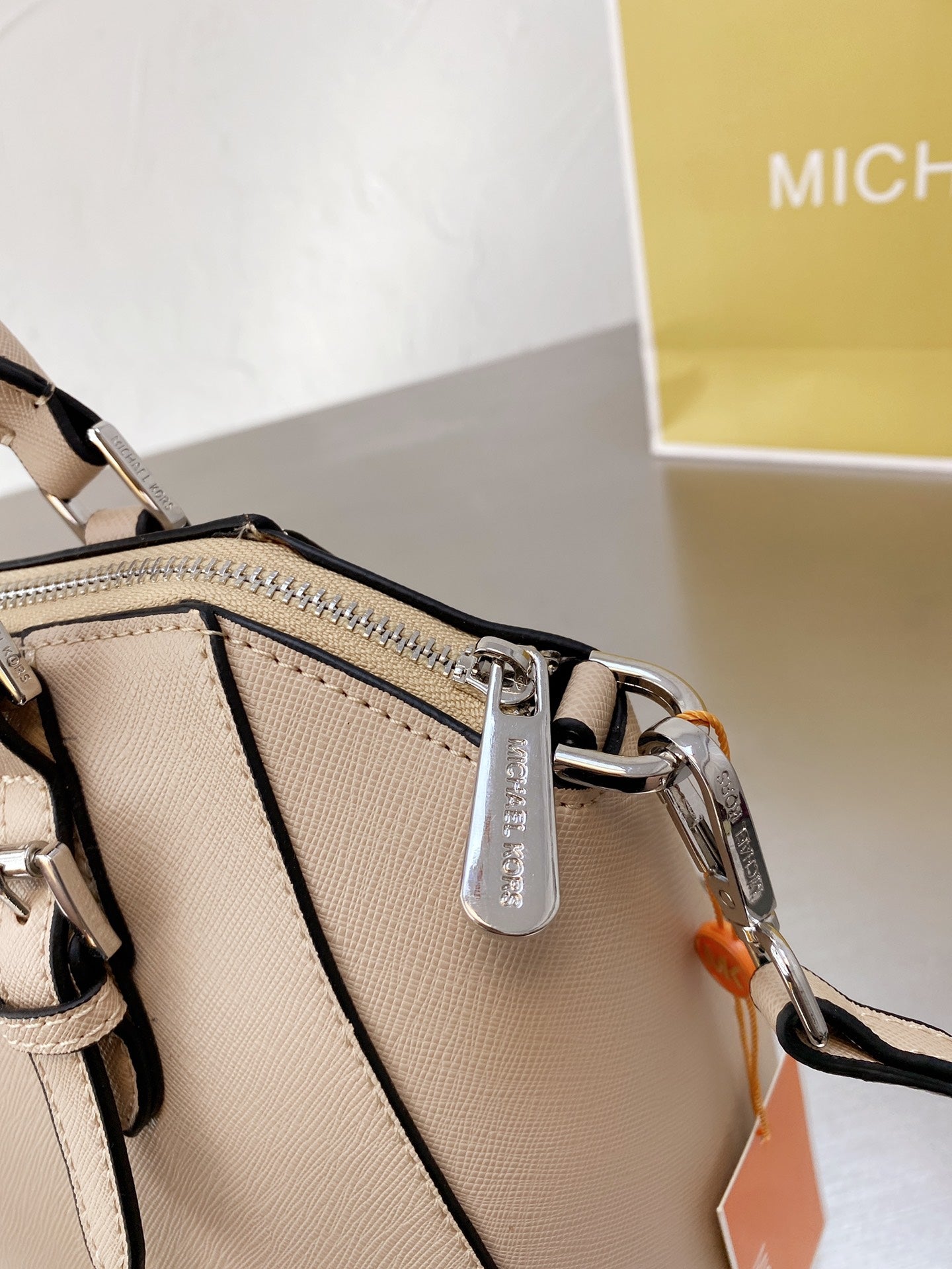 MK-BAG563