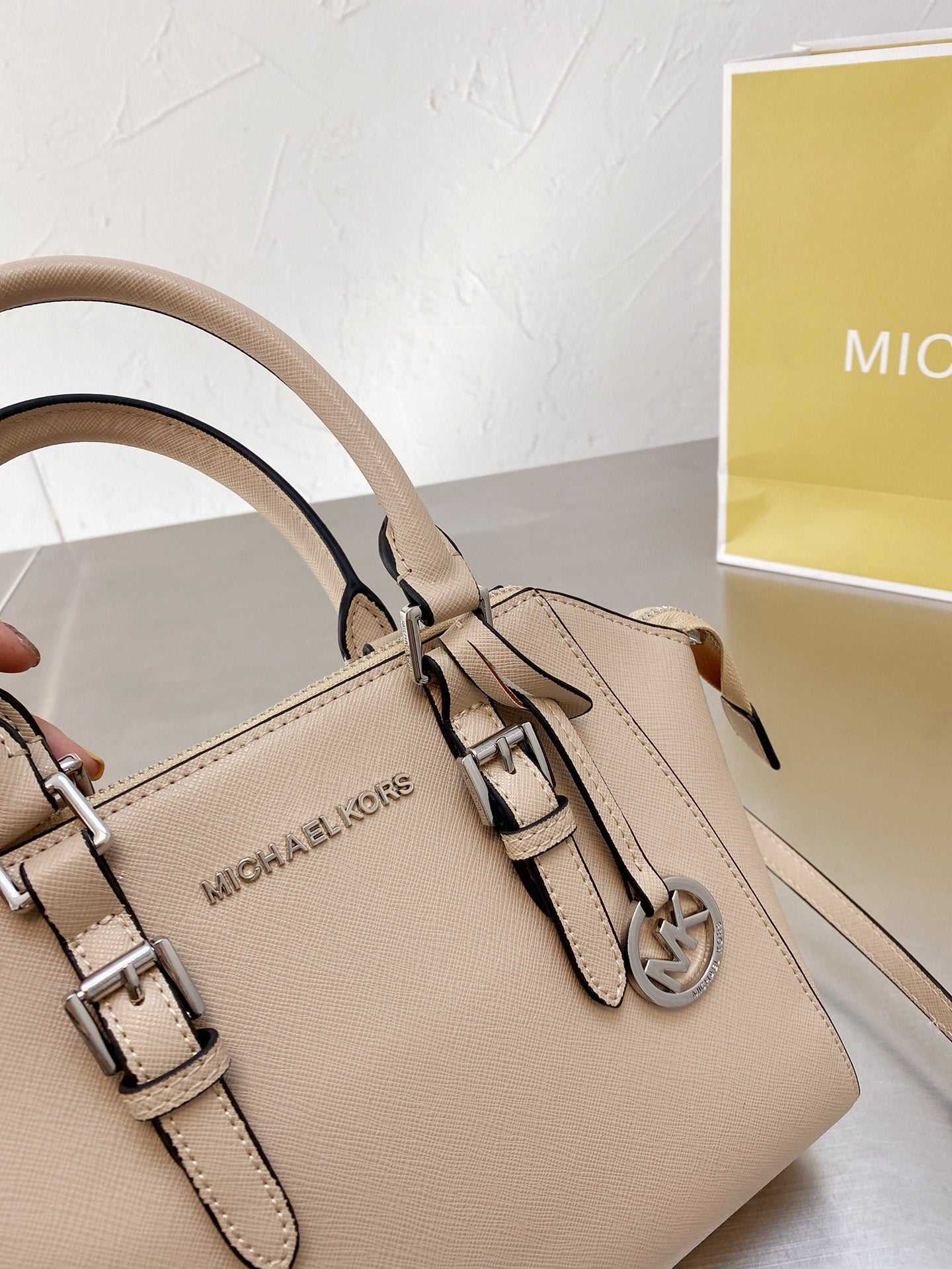 MK-BAG563
