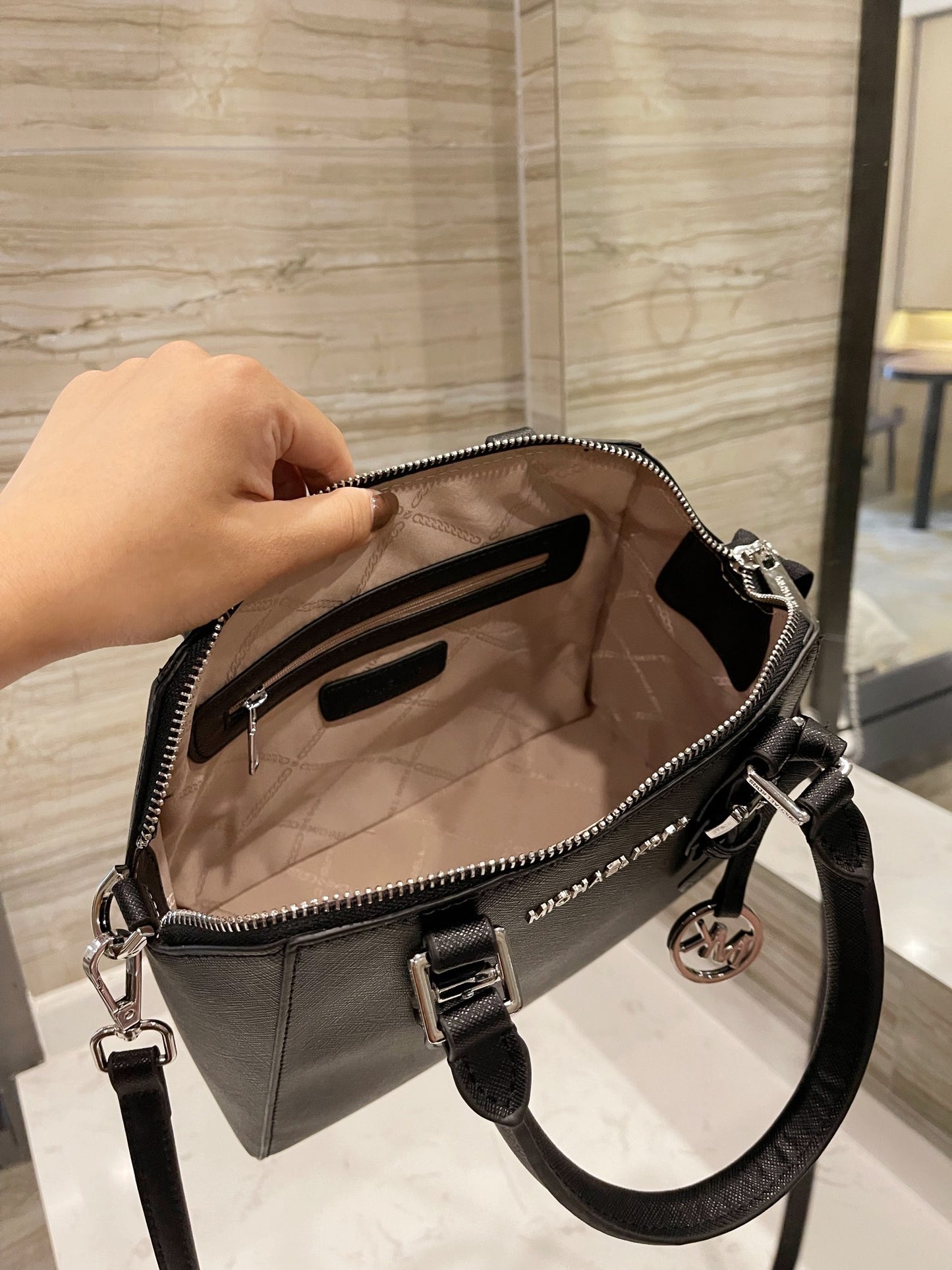 MK-BAG562