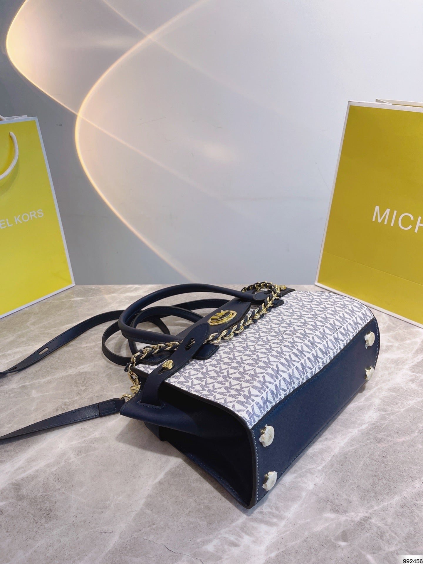 MK-BAG547