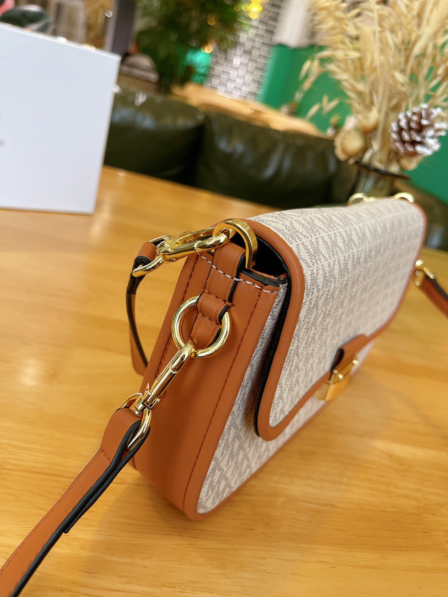 MK-BAG554