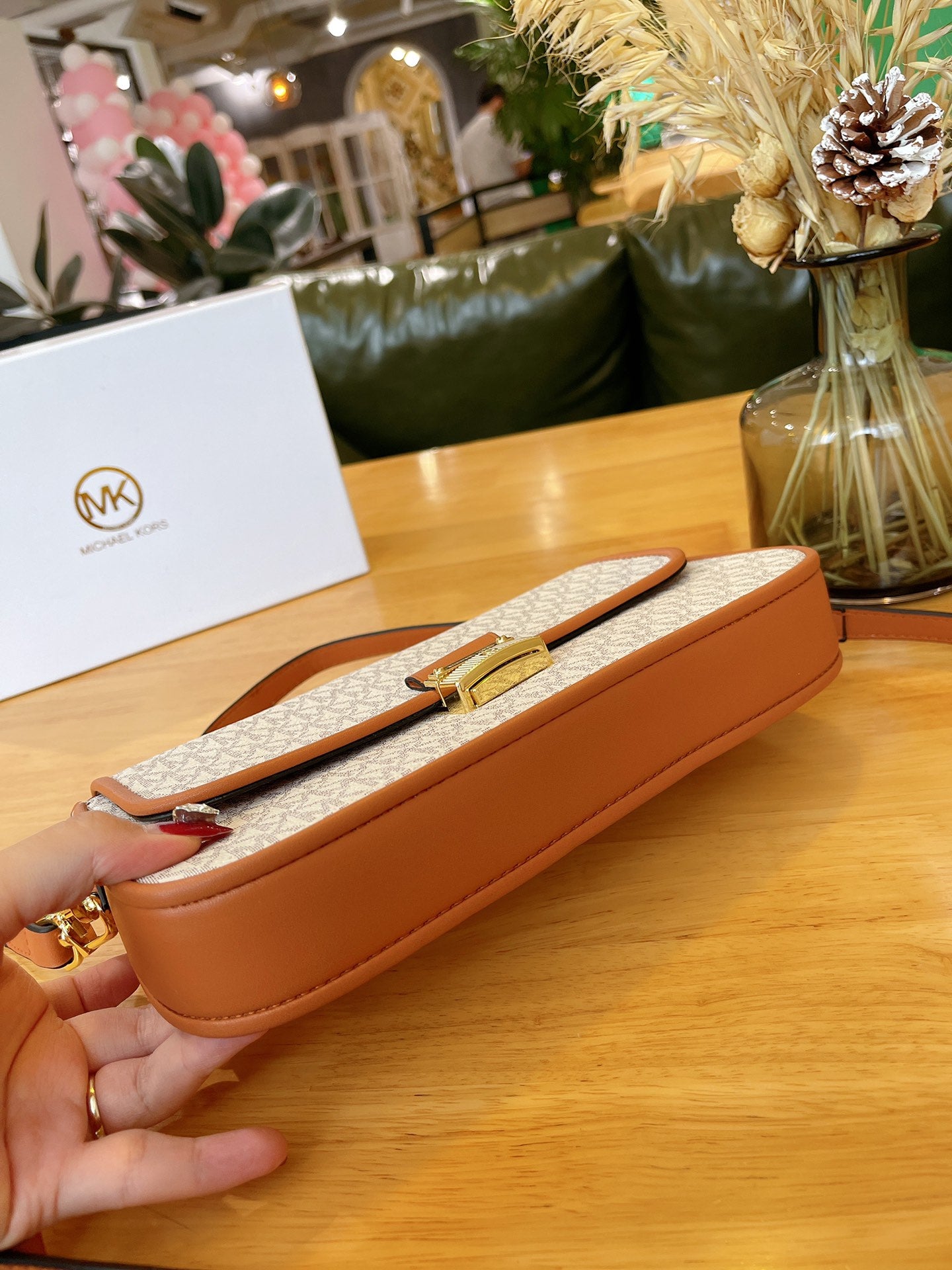 MK-BAG554