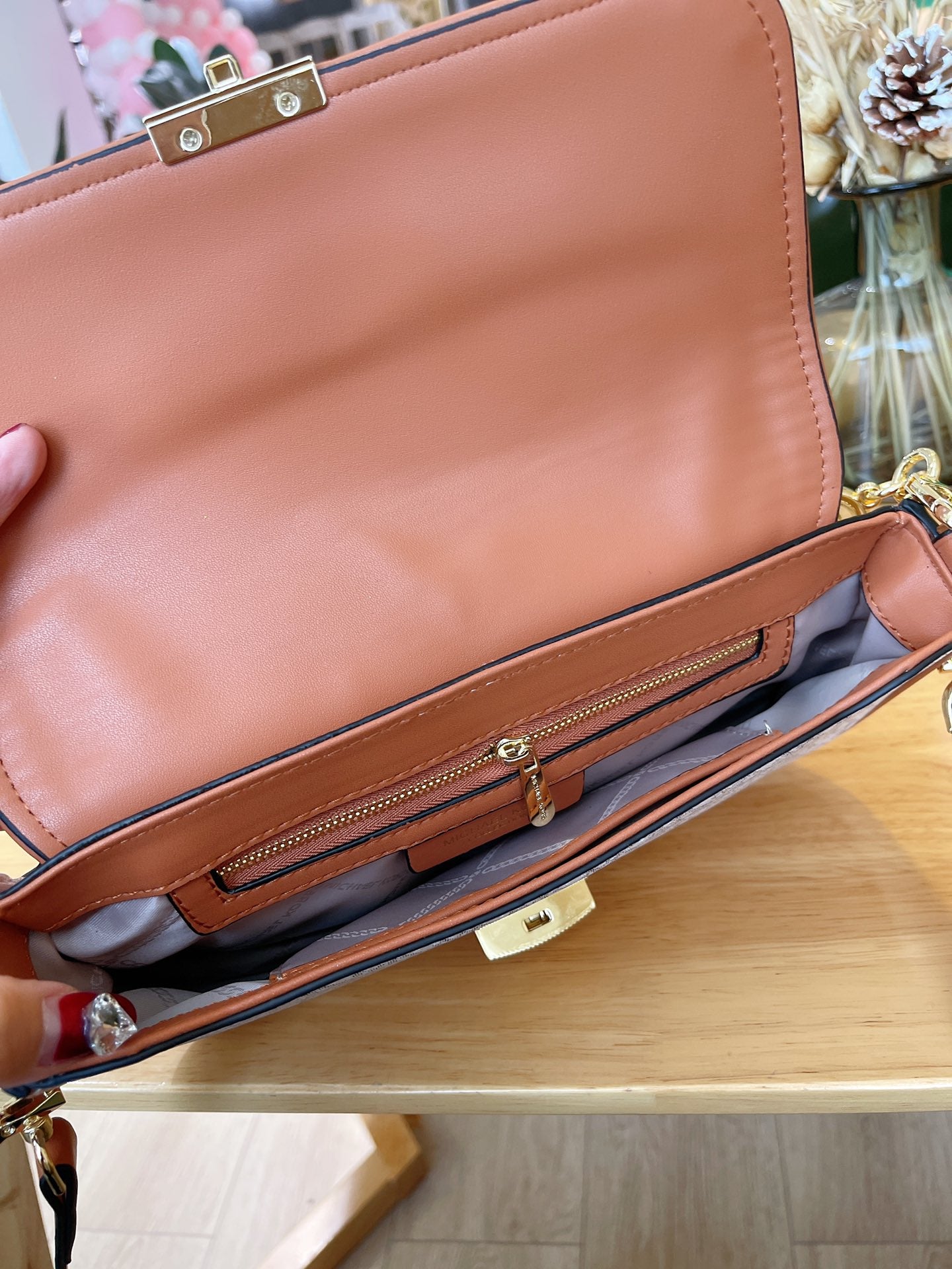 MK-BAG554