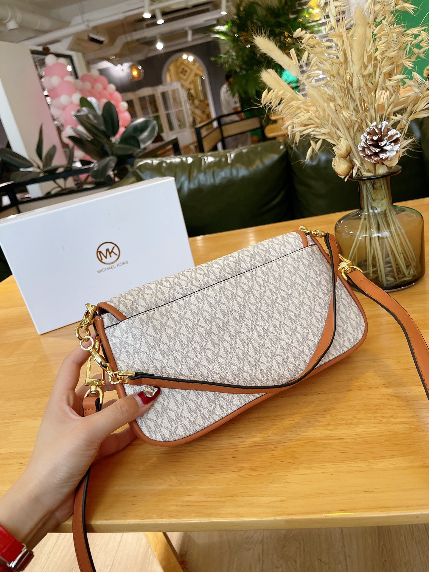 MK-BAG554