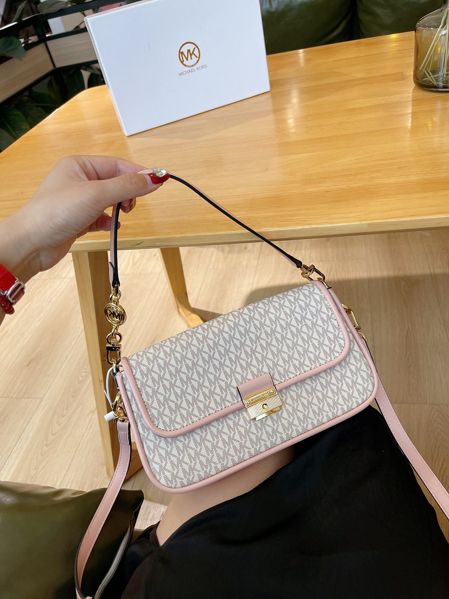 MK-BAG553