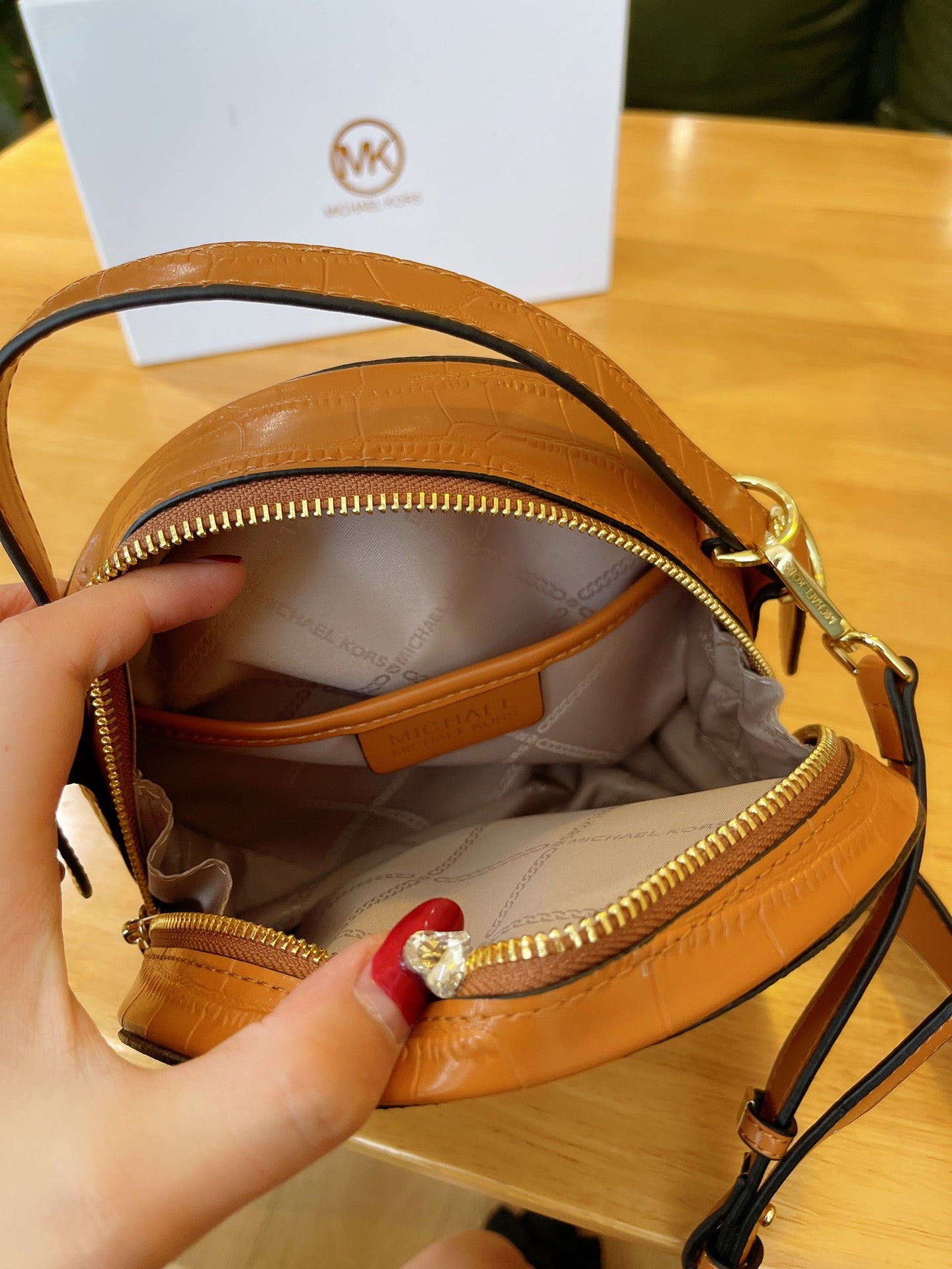 MK-BAG550