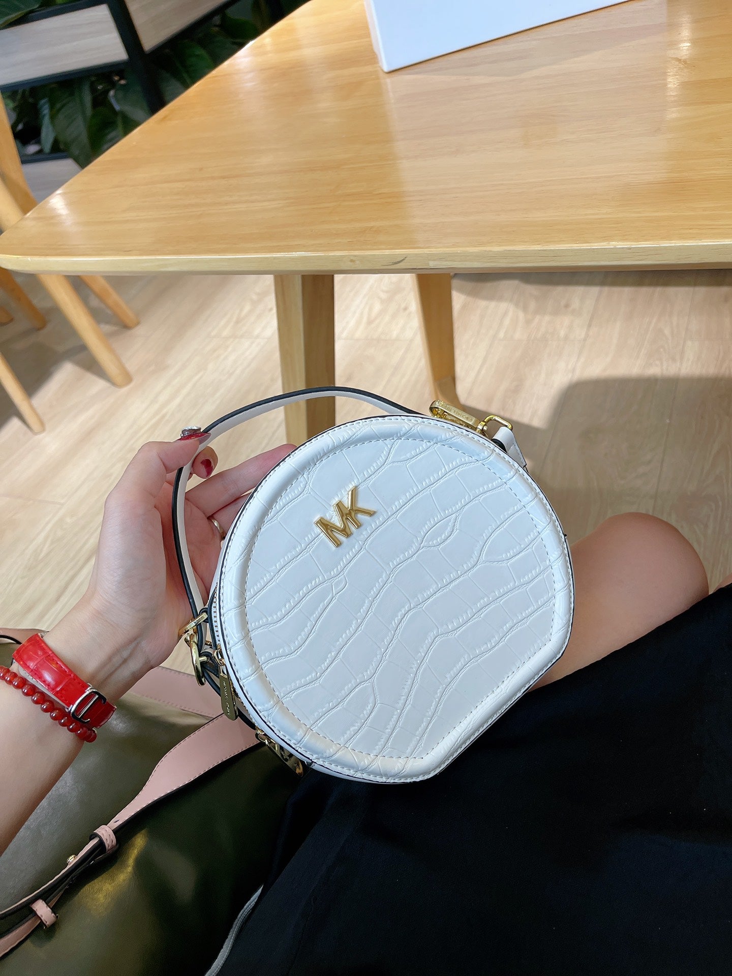 MK-BAG549