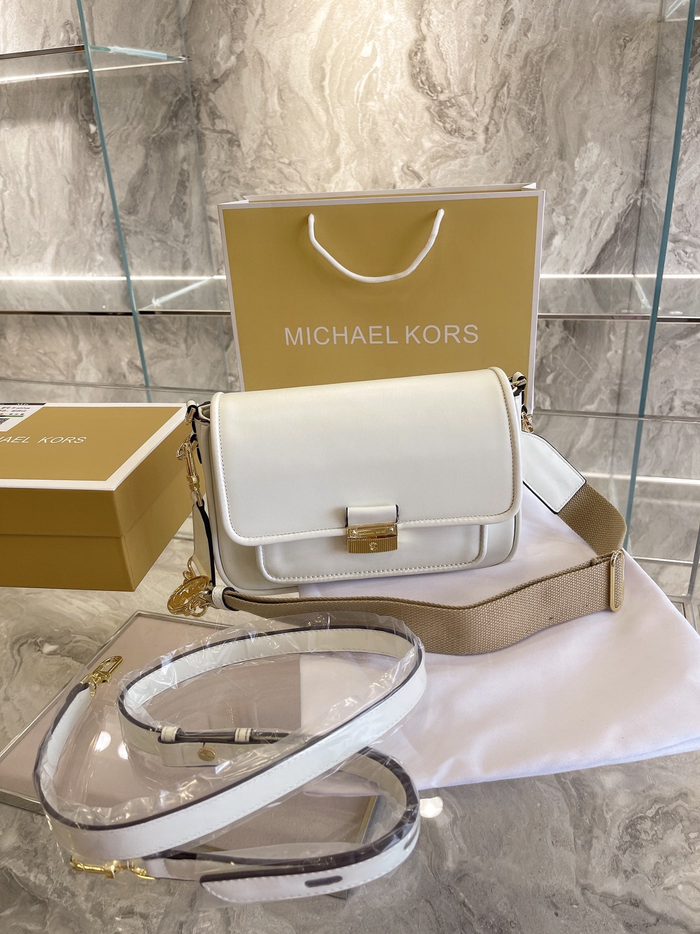 MK-BAG422