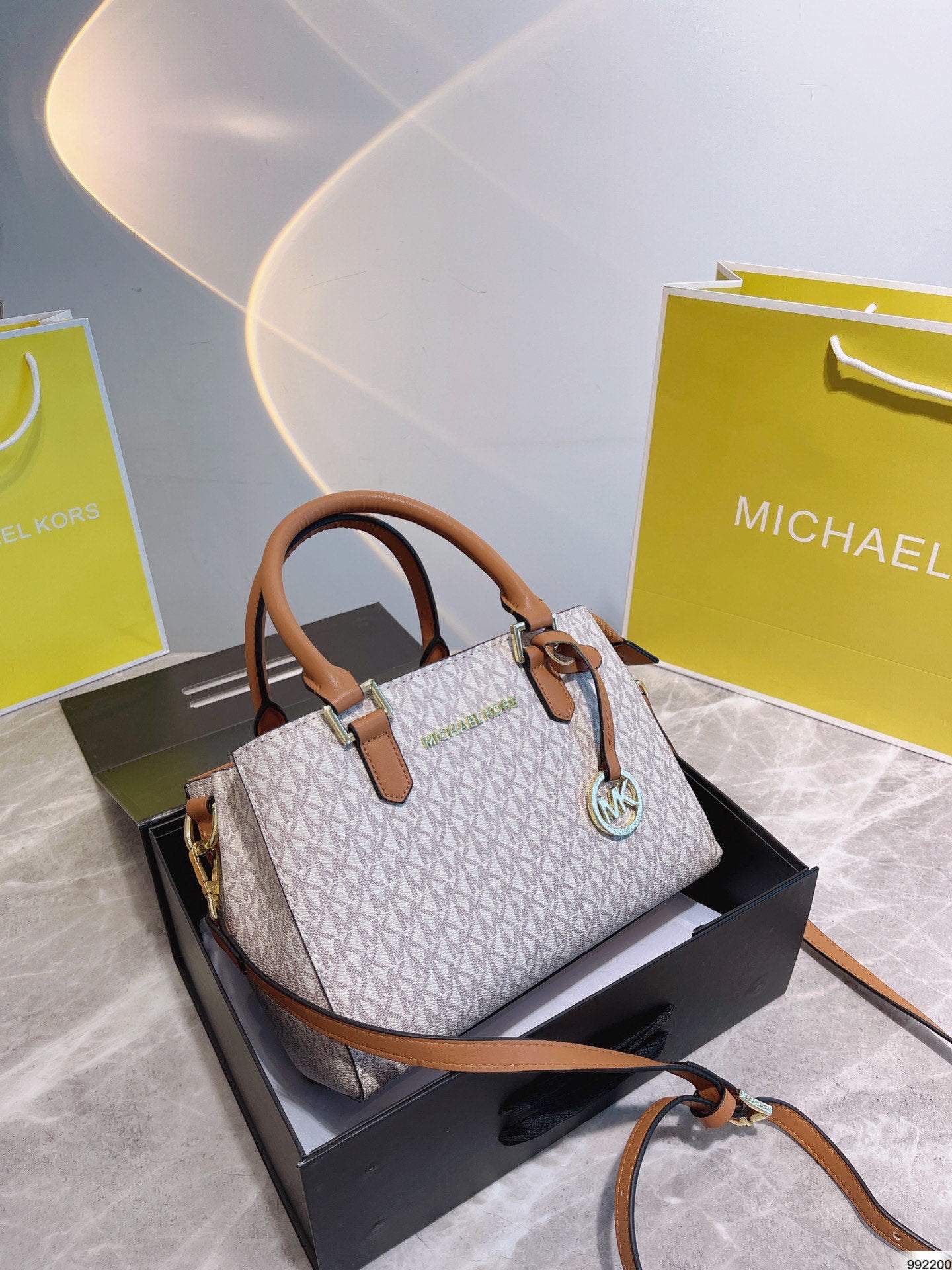 MK-BAG437