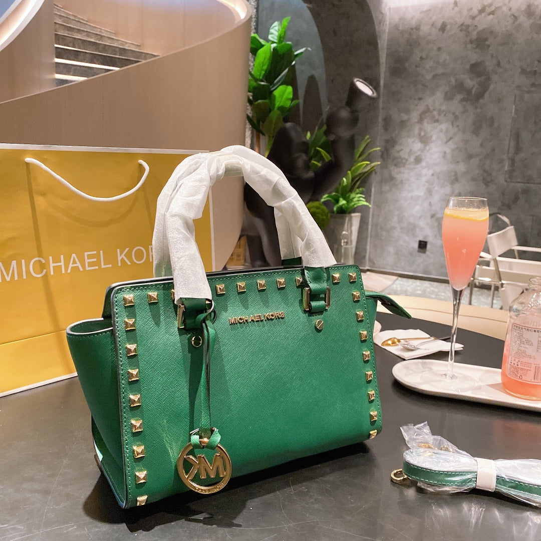 MK-BAG438