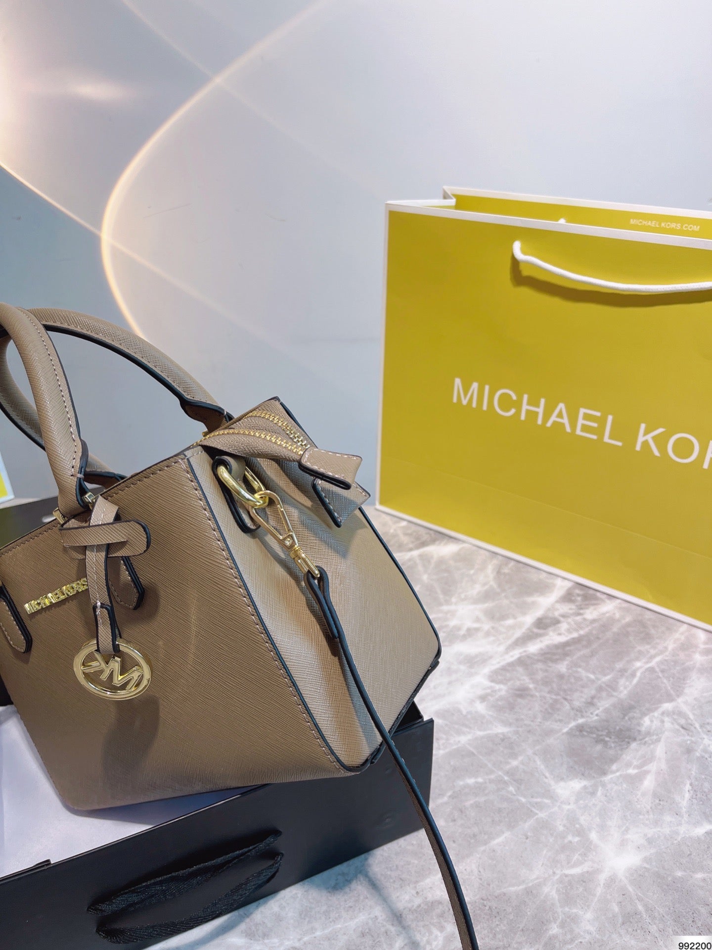 MK-BAG412