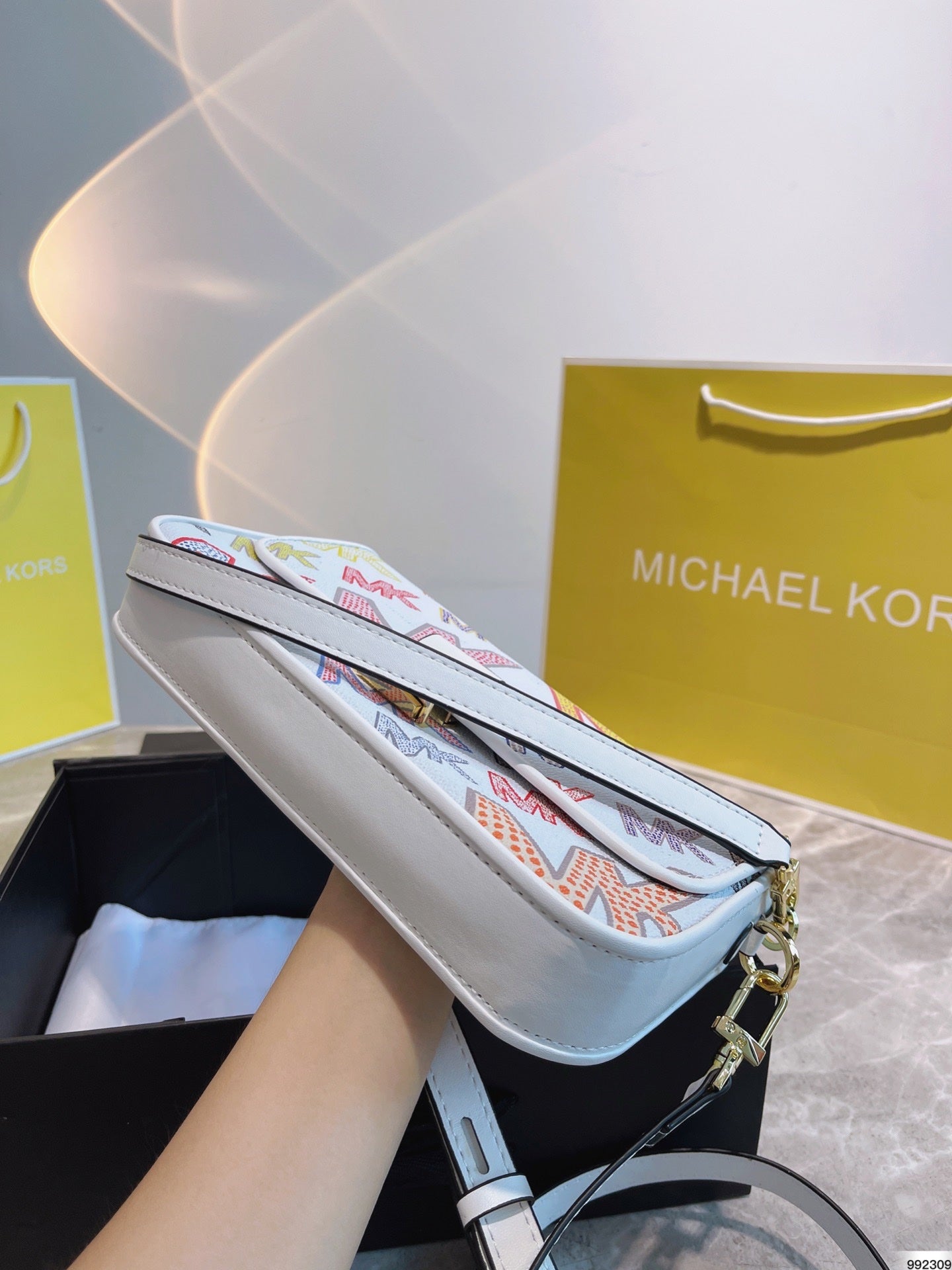 MK-BAG406