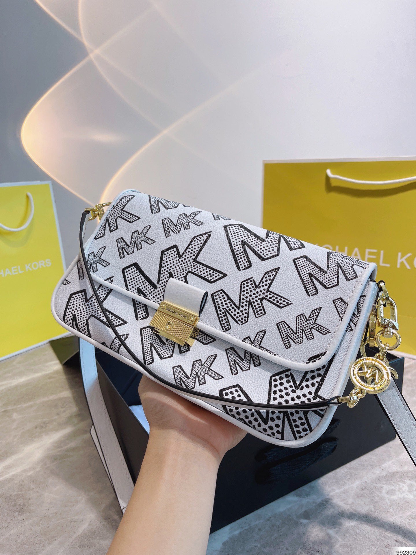 MK-BAG406