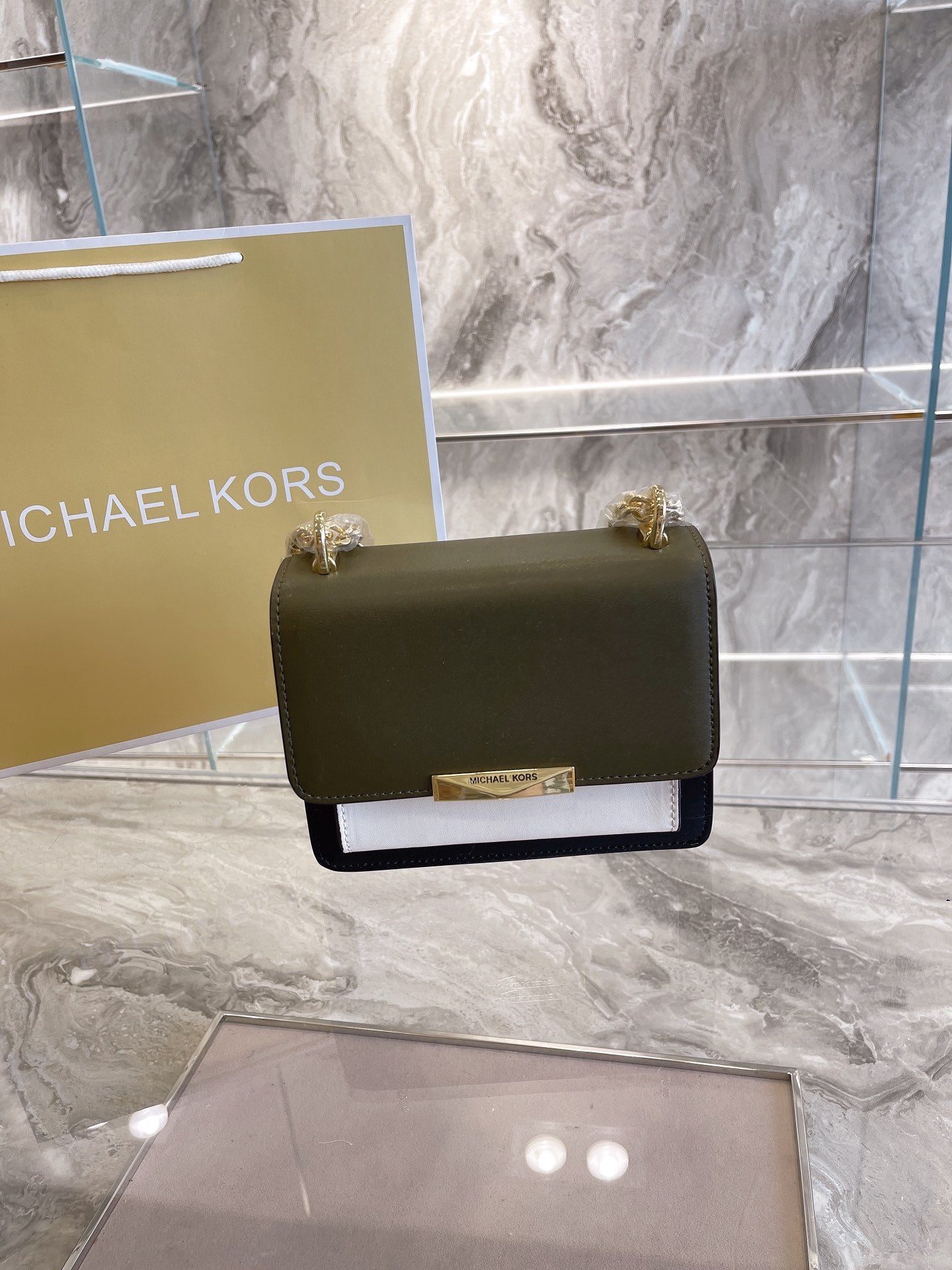 MK-BAG381