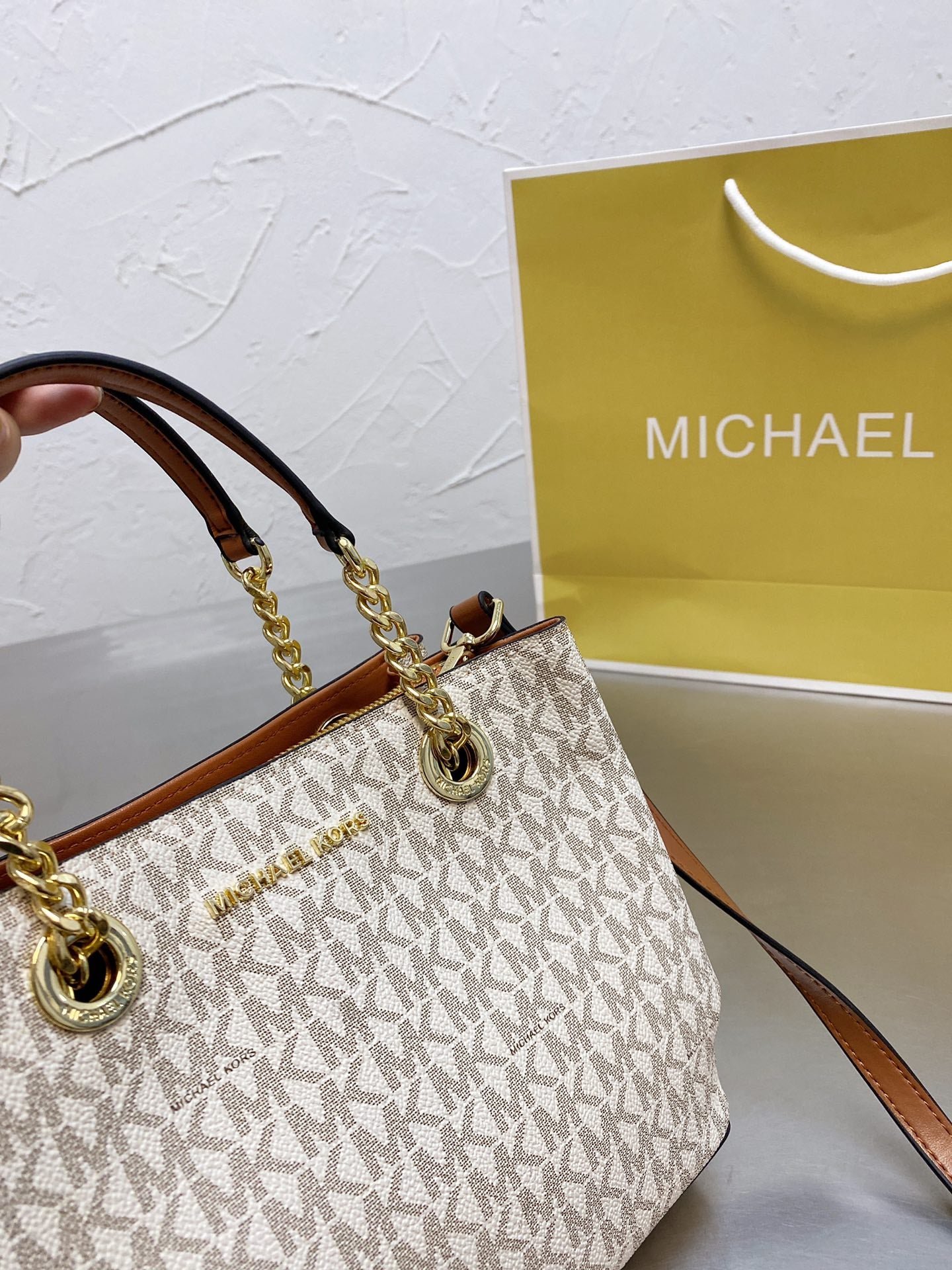 MK-BAG370
