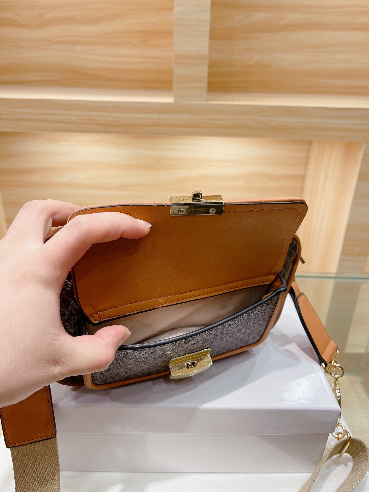 MK-BAG253