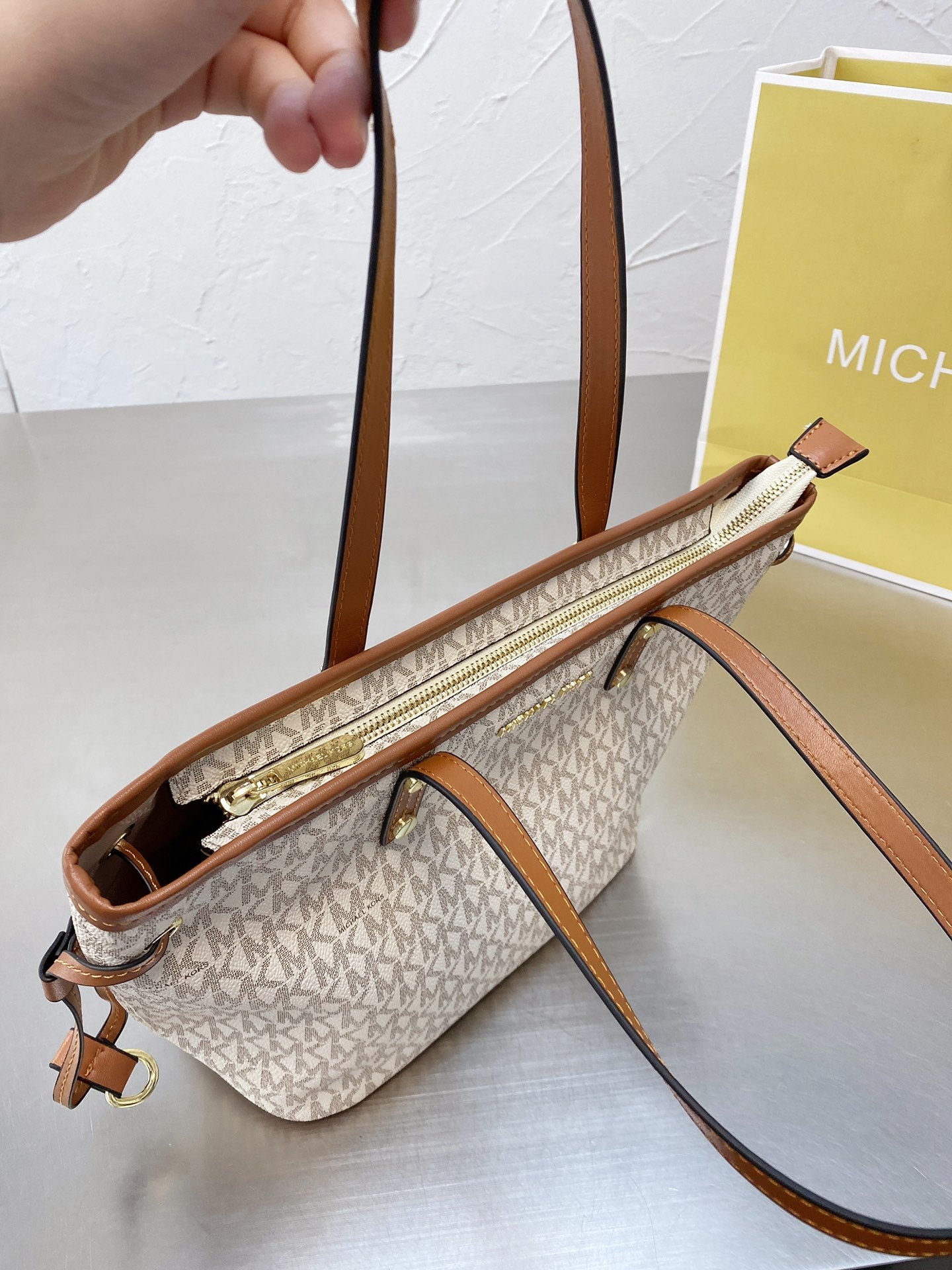 MK-BAG247