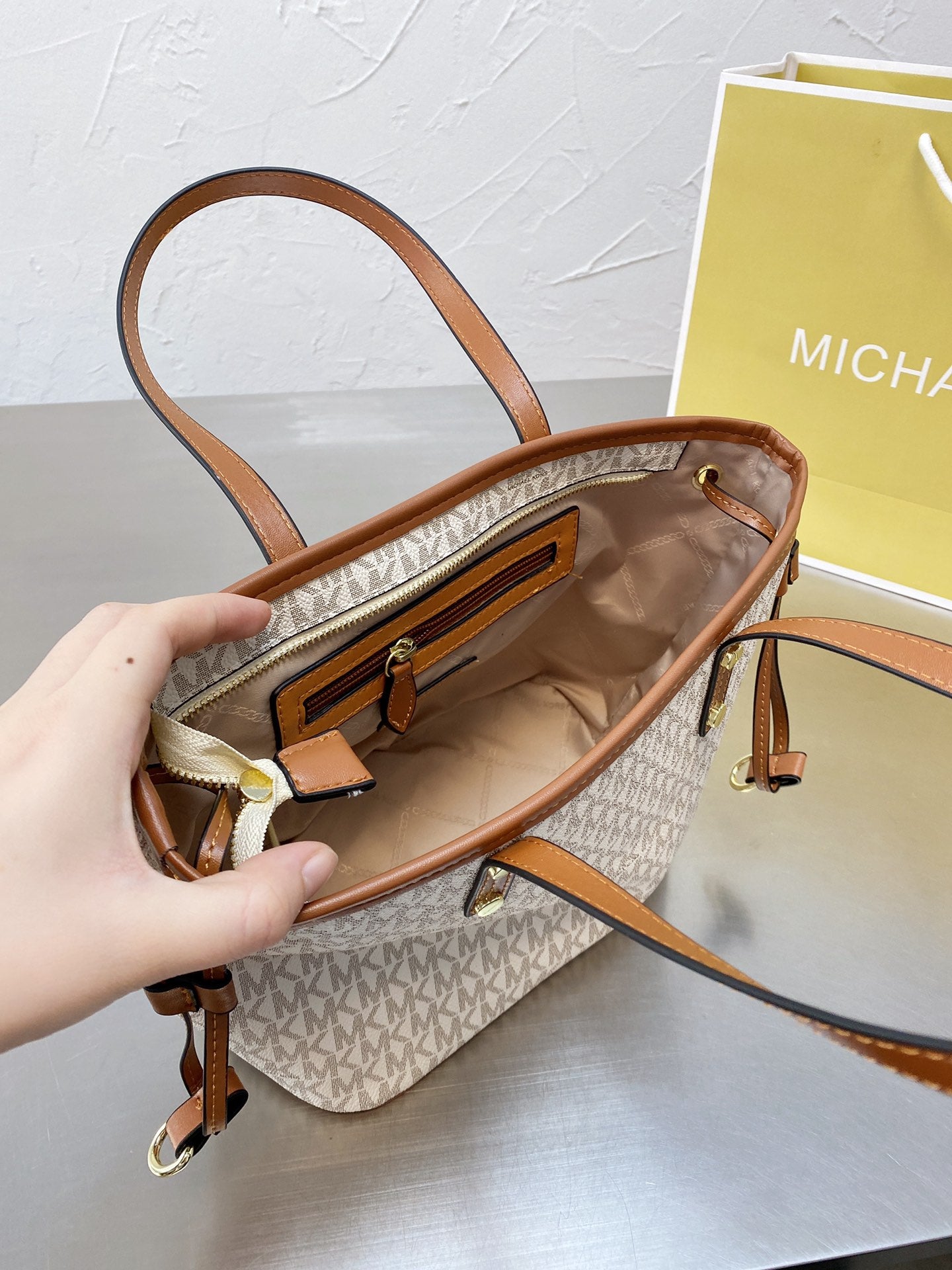 MK-BAG247