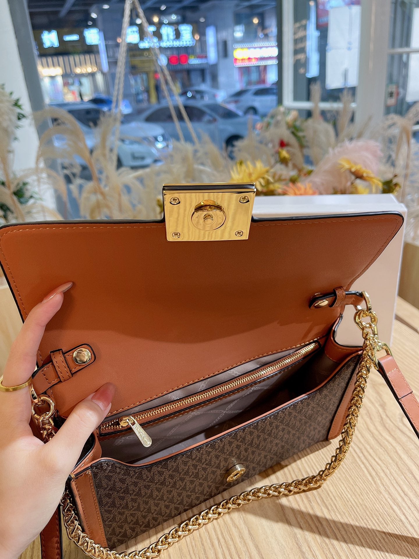 MK-BAG221