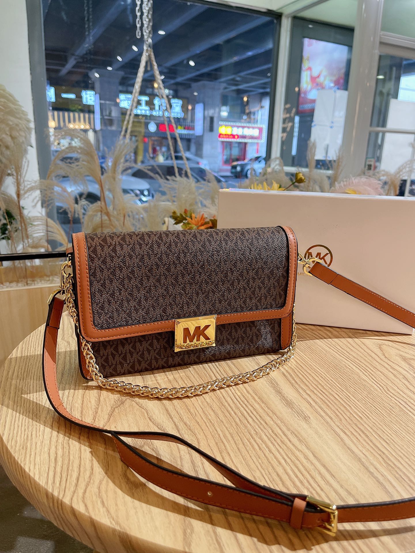 MK-BAG221