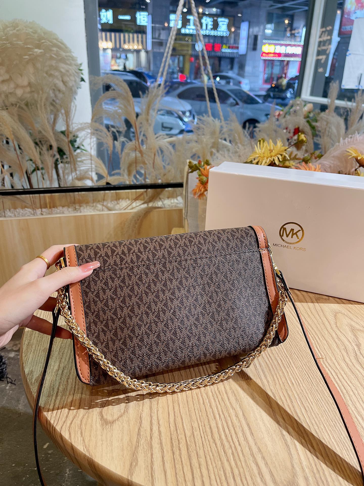 MK-BAG221