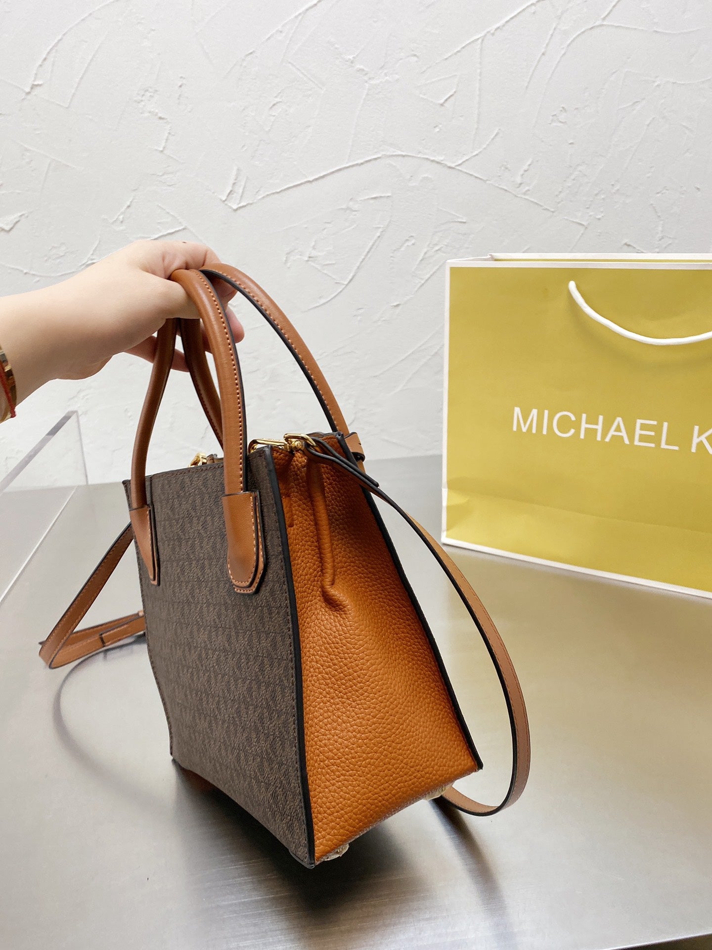 MK-BAG211