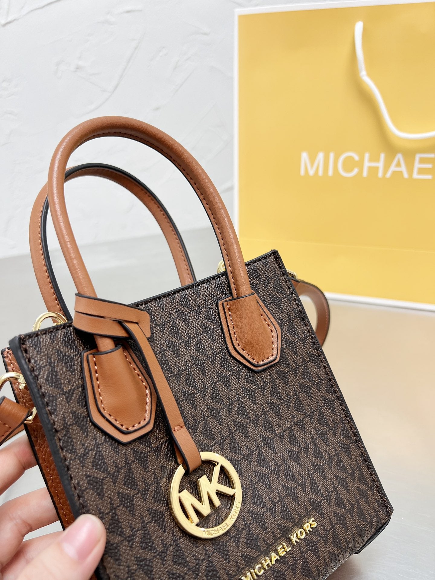MK-BAG083