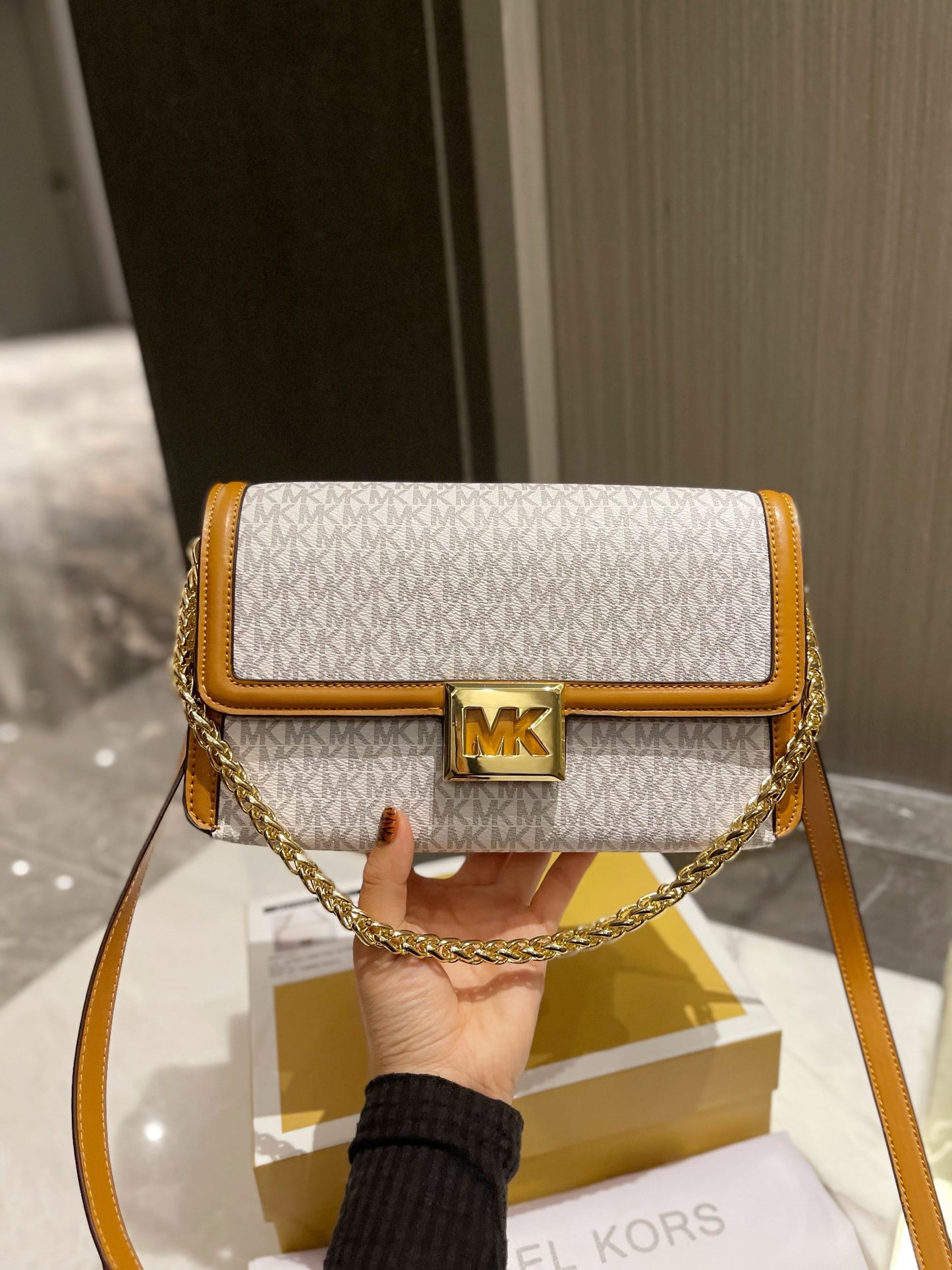 MK-BAG074