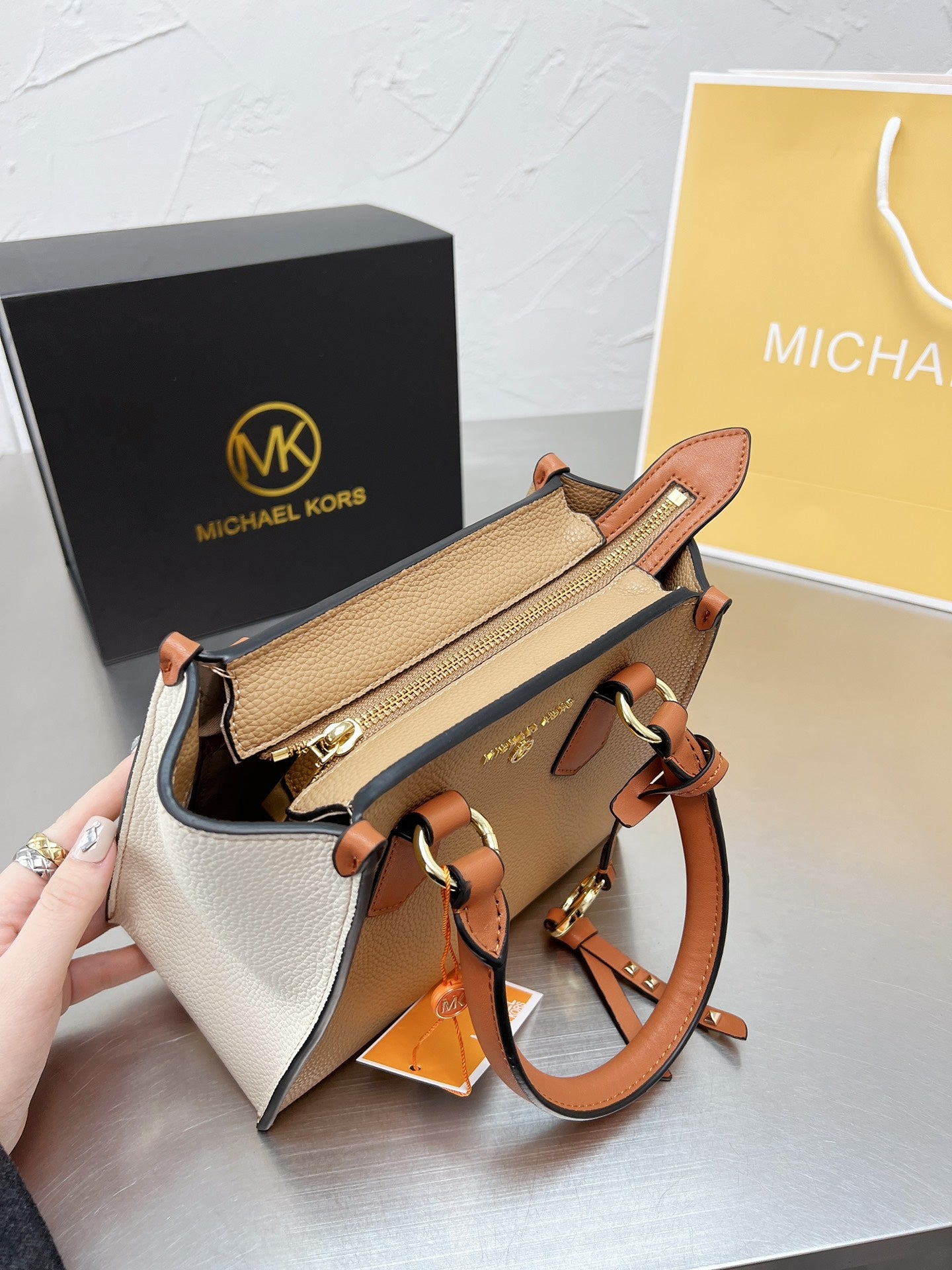 MK-BAG071