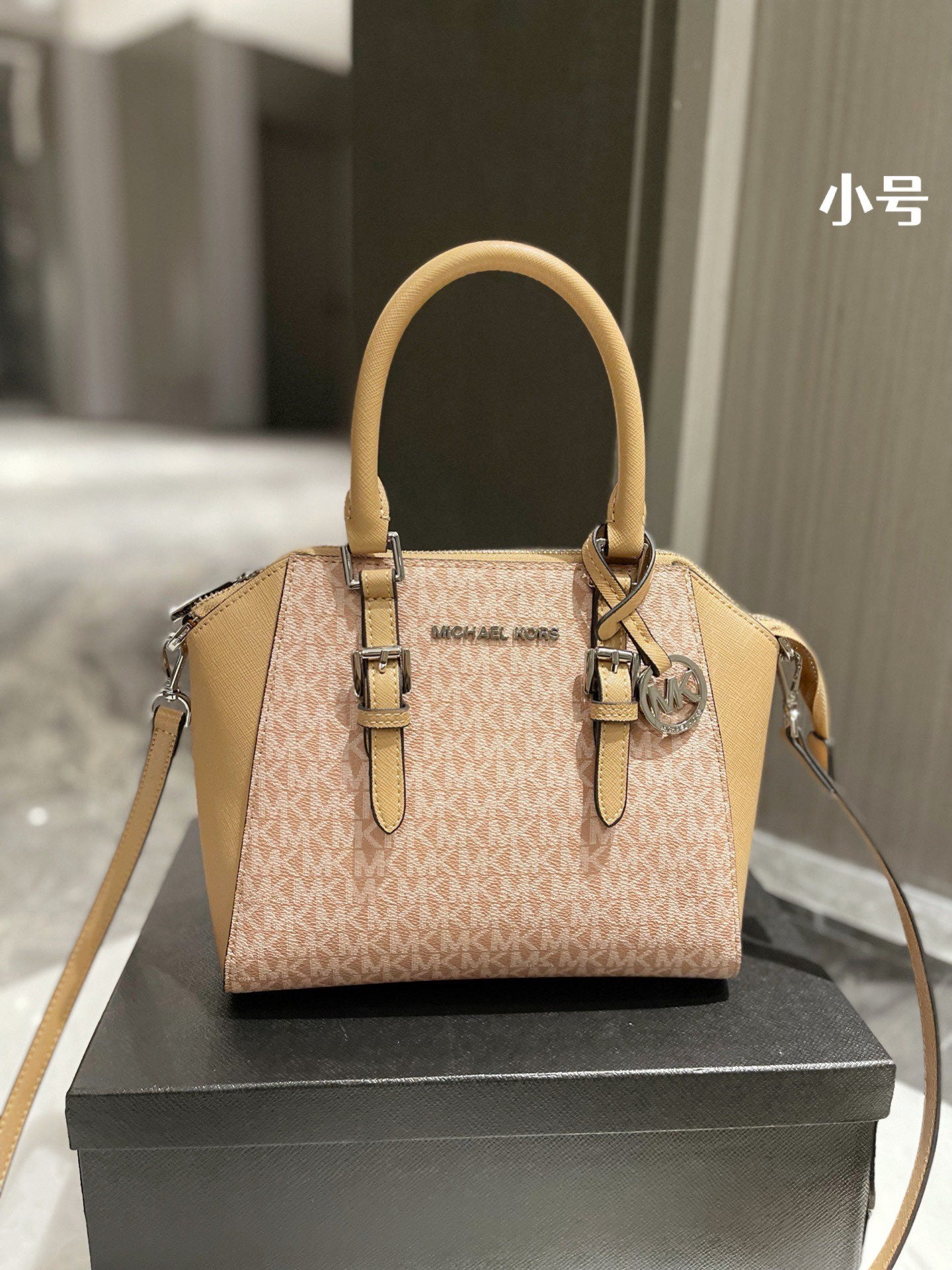 MK-BAG032