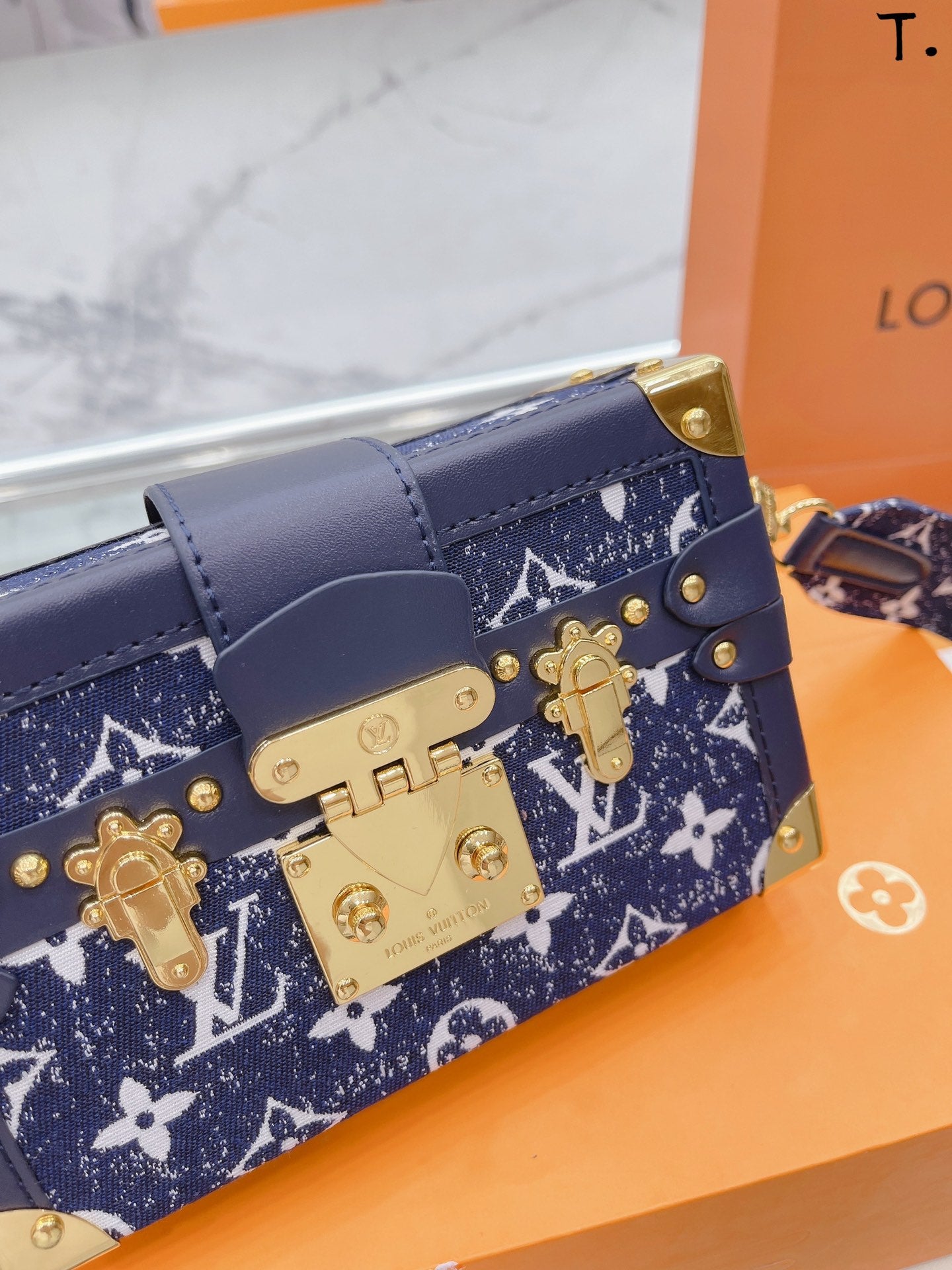 LV-BAG546
