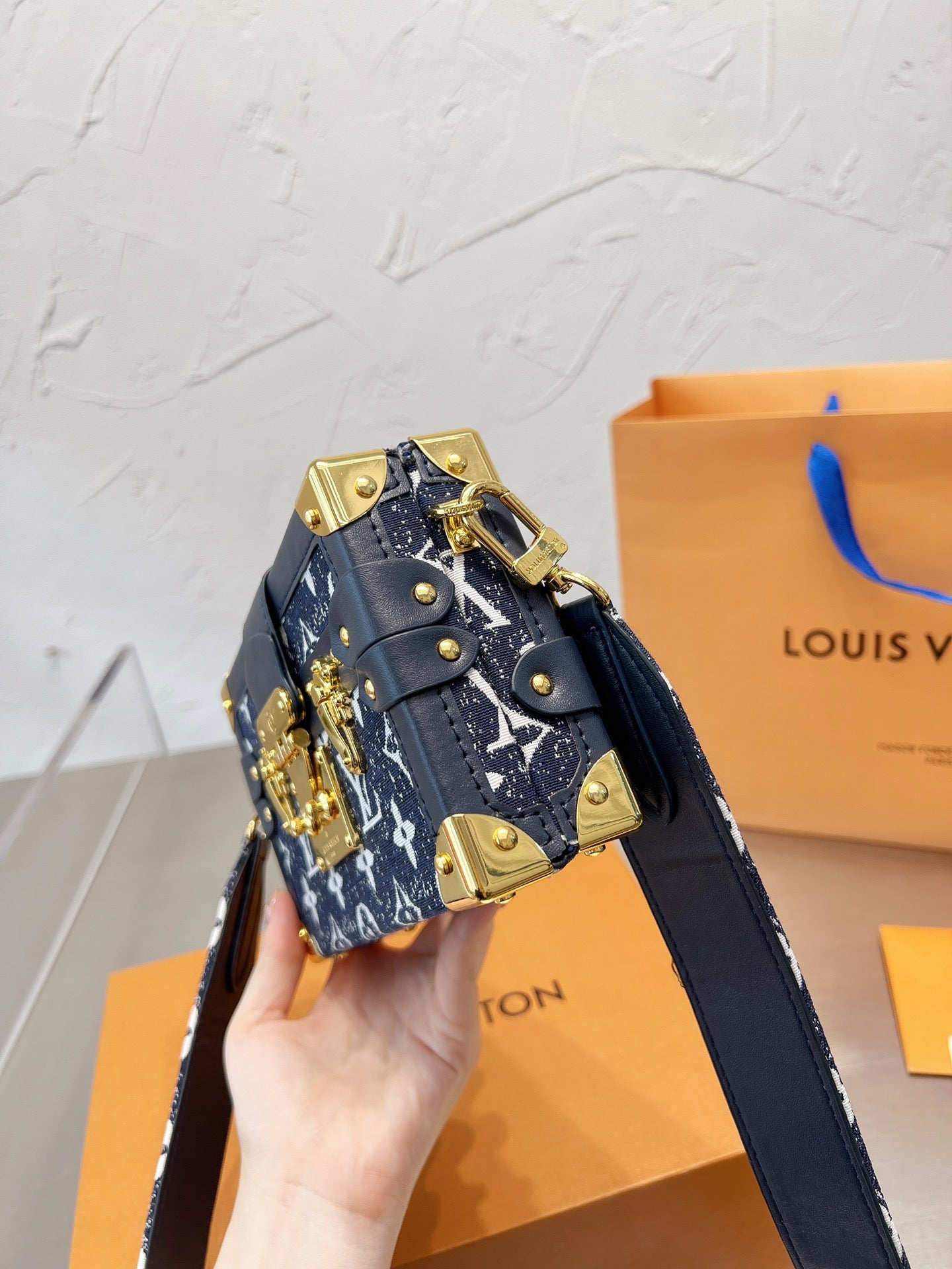 LV-BAG580