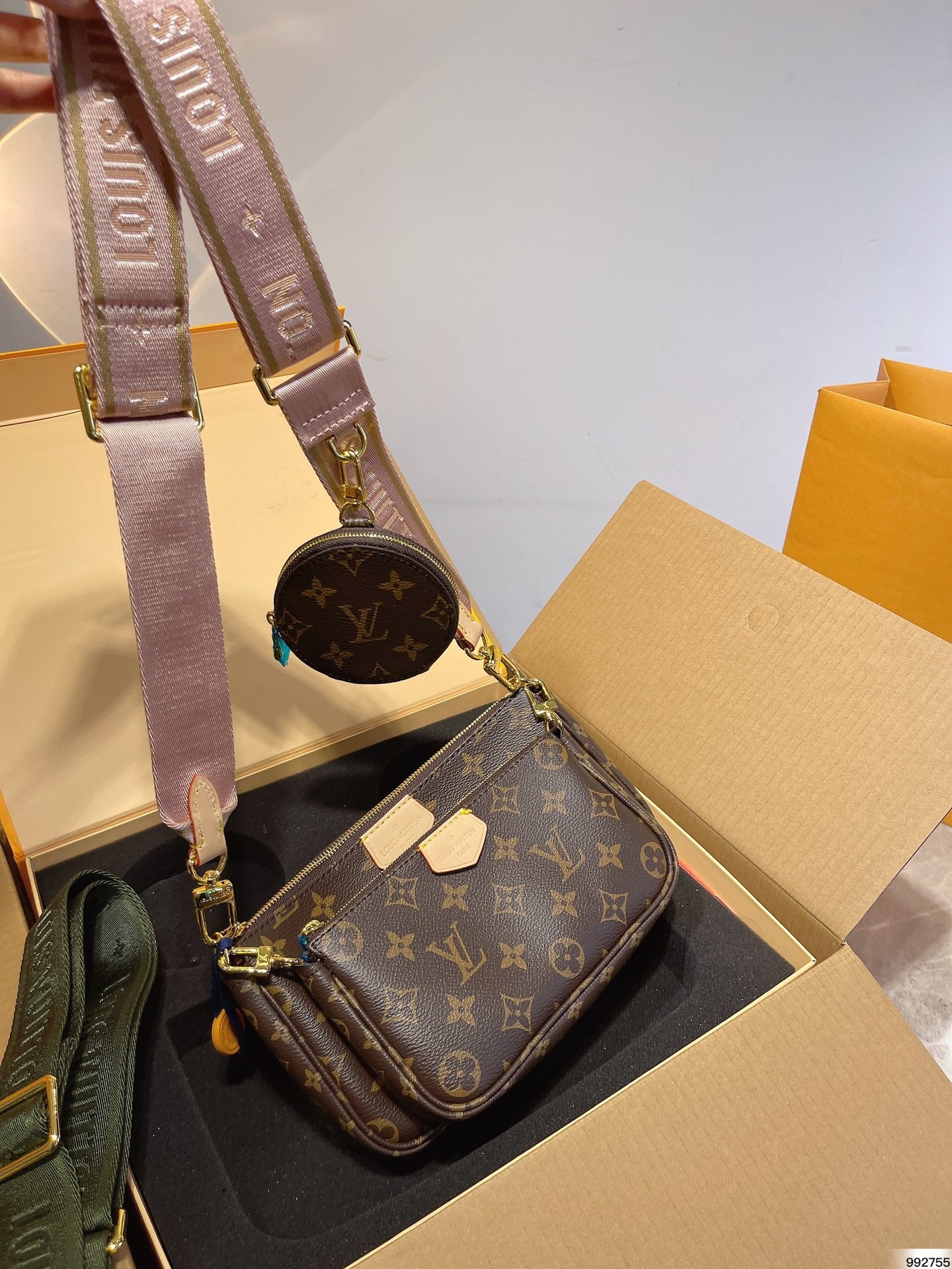 LV-BAG517