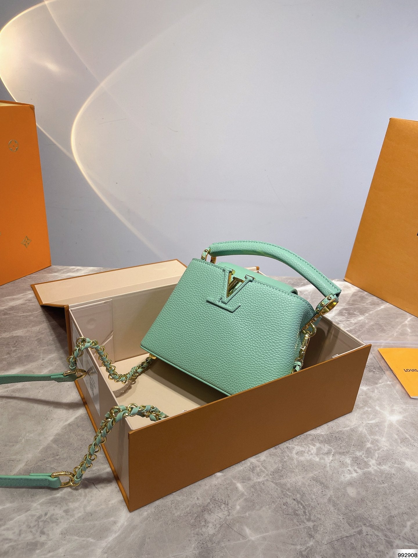 LV-BAG511